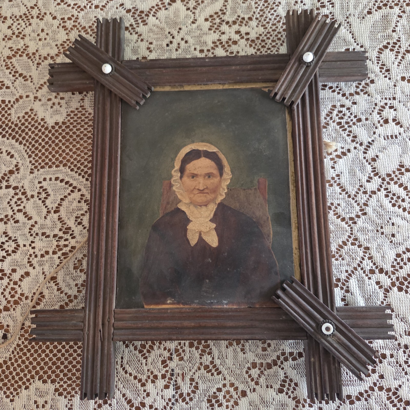 Antique Adirondak Tramp Art Wood Frame with Primitive Old Lady Print / READ