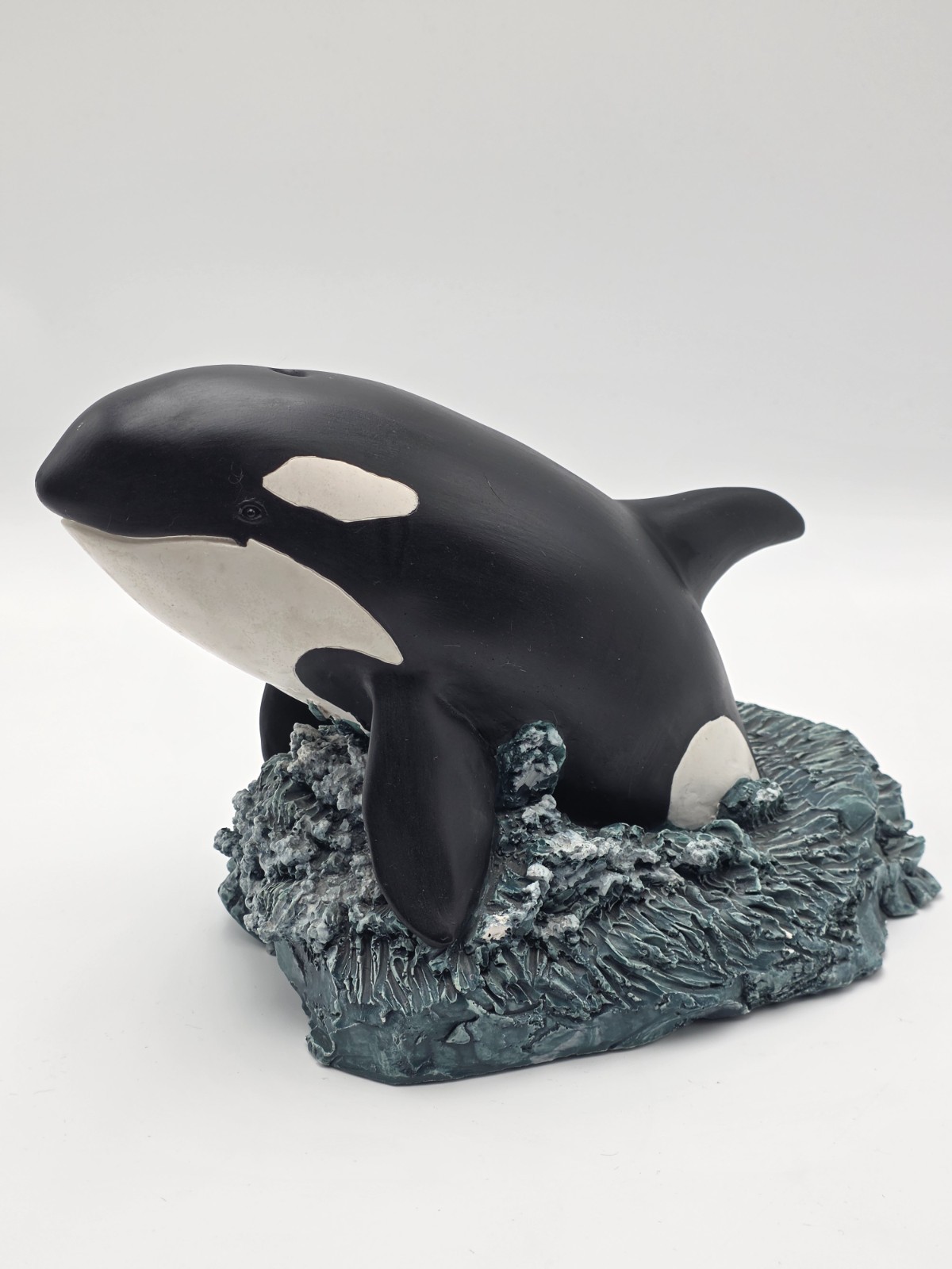 Vintage Sandicast Orca Whale #286 Signed Sandra Brue & Alan Brue Hand-Painted