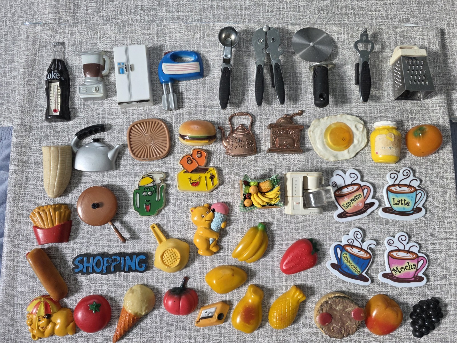 ot09.~  VTG 90s ACME Mini Appliance Fridge Magnet Rare Huge Lot