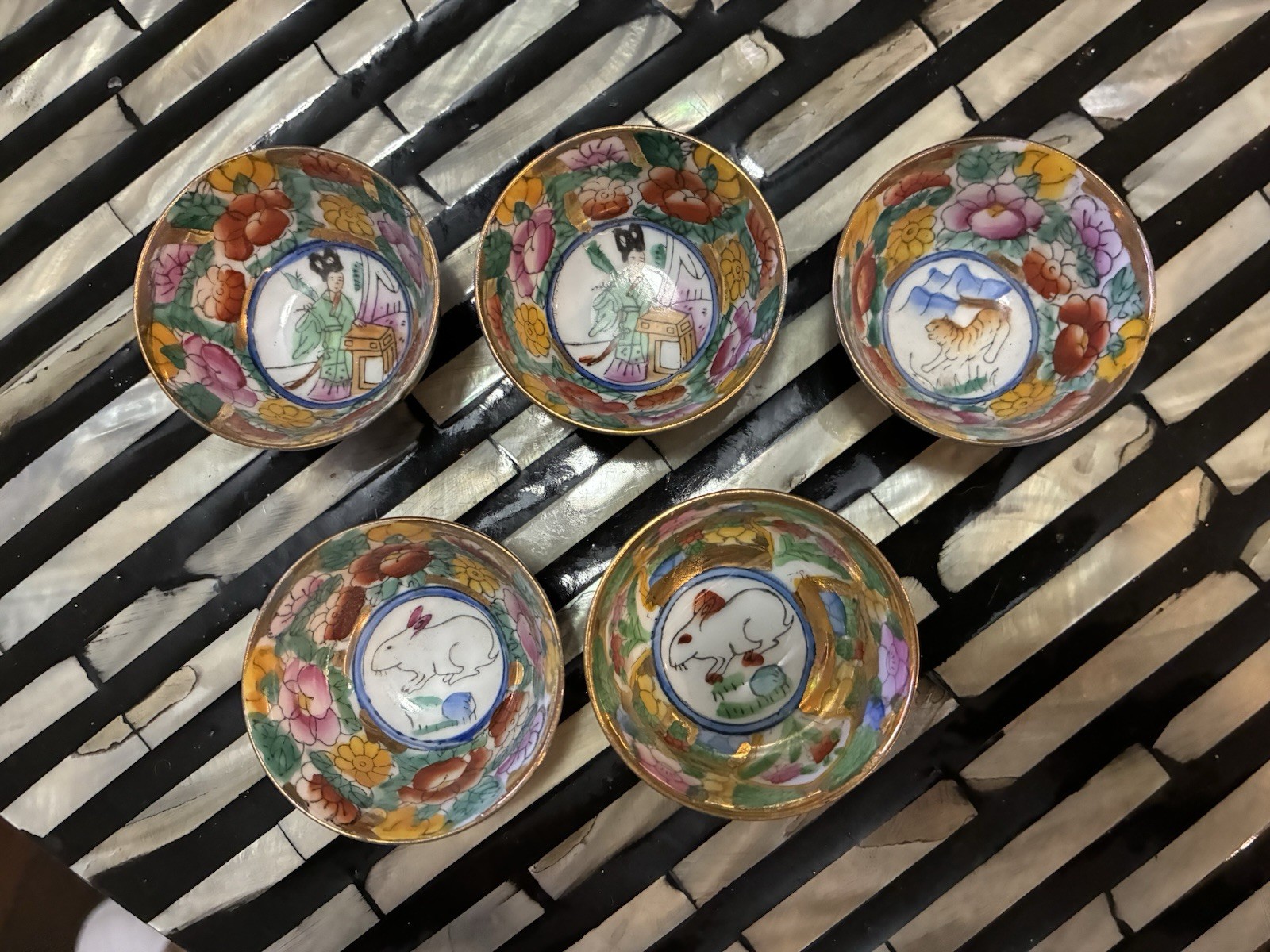 Beautiful Chinese Tiny Porcelain Famille Rose Cup 1 7/8”D x 7/8” H Set Of 5