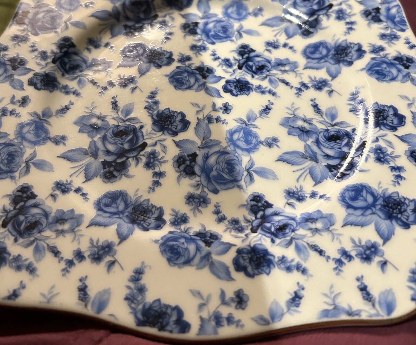 Beautiful Vintage Antique Porcelain Plate w/ Cobalt Blue Rose Pattern - 8 1/8\
