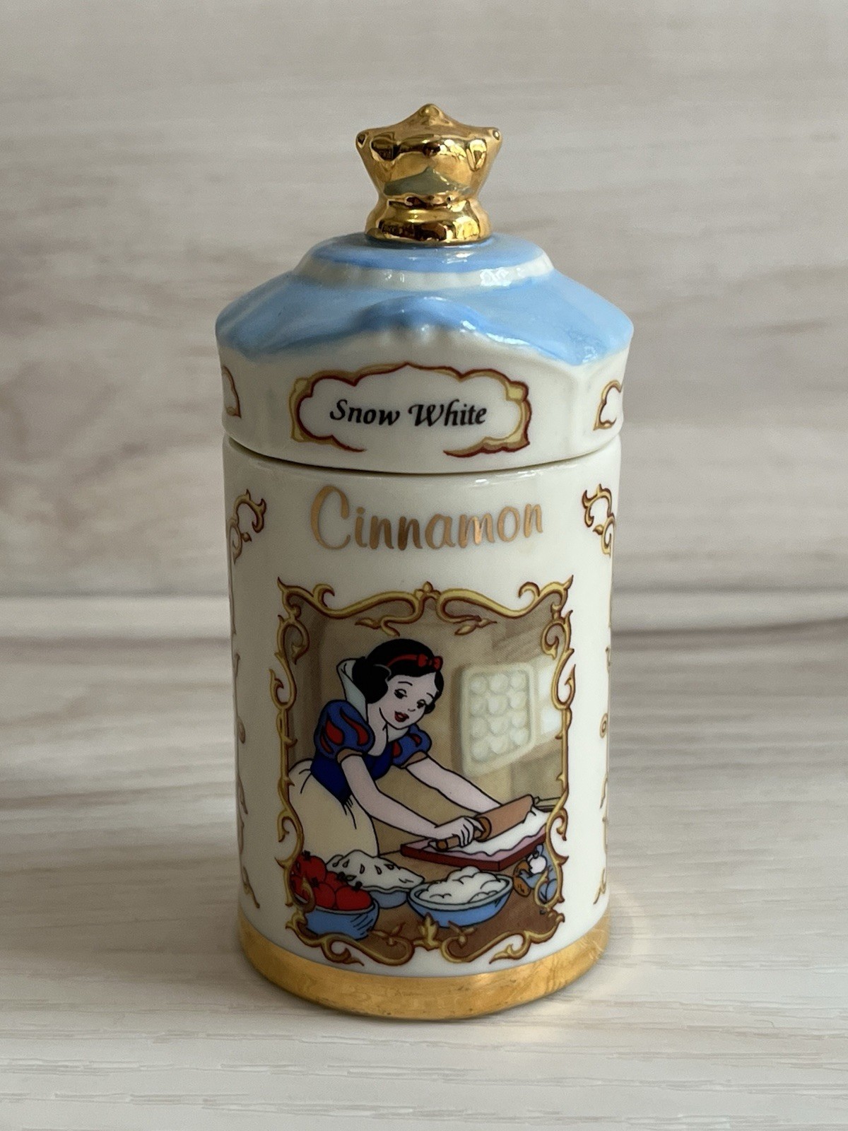 VTG 1995 Lenox Disney Spice Jars Snow White Cinnamon