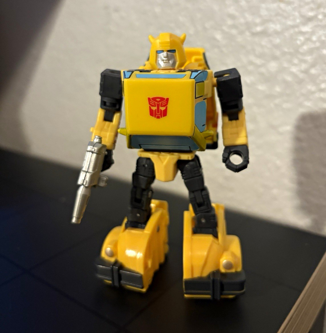 Transformers Studio Series 86 Bumblebee - complete with window Toyhax