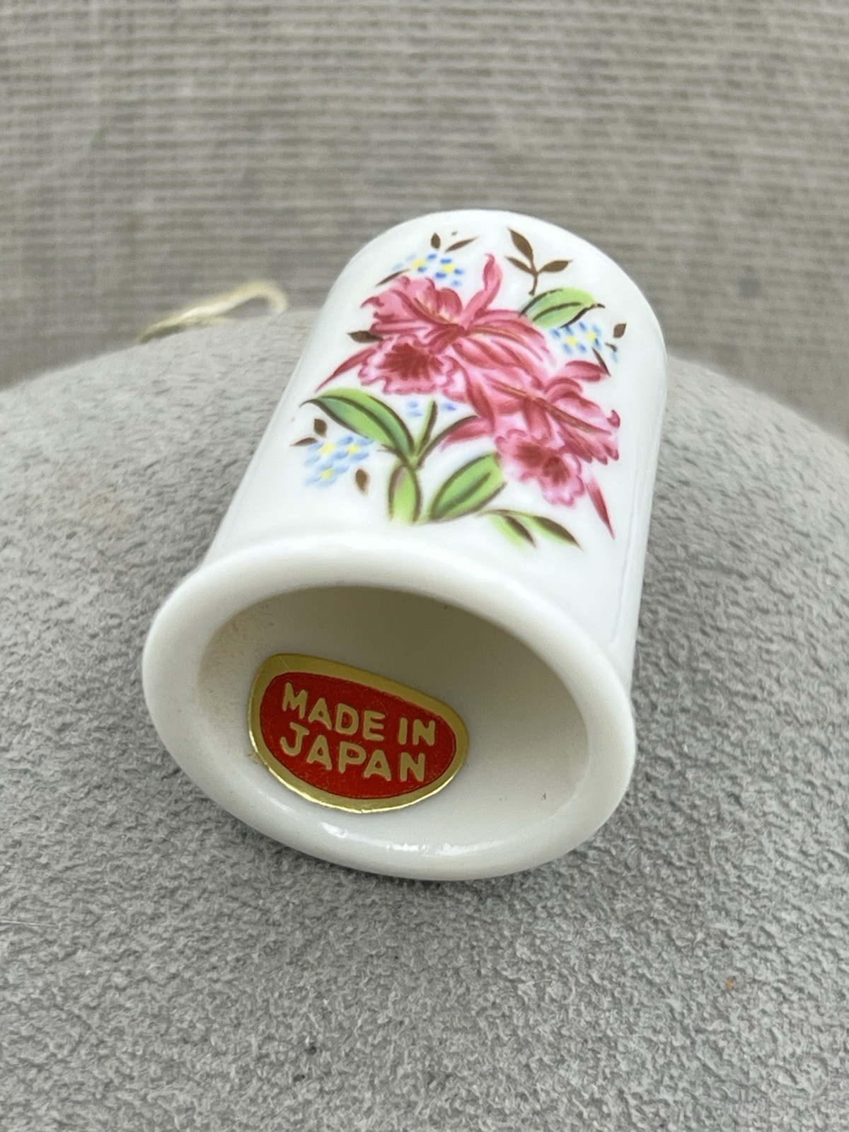 THIMBLE VINTAGE BONE CHINA ENGLAND BLUE WINDMILL