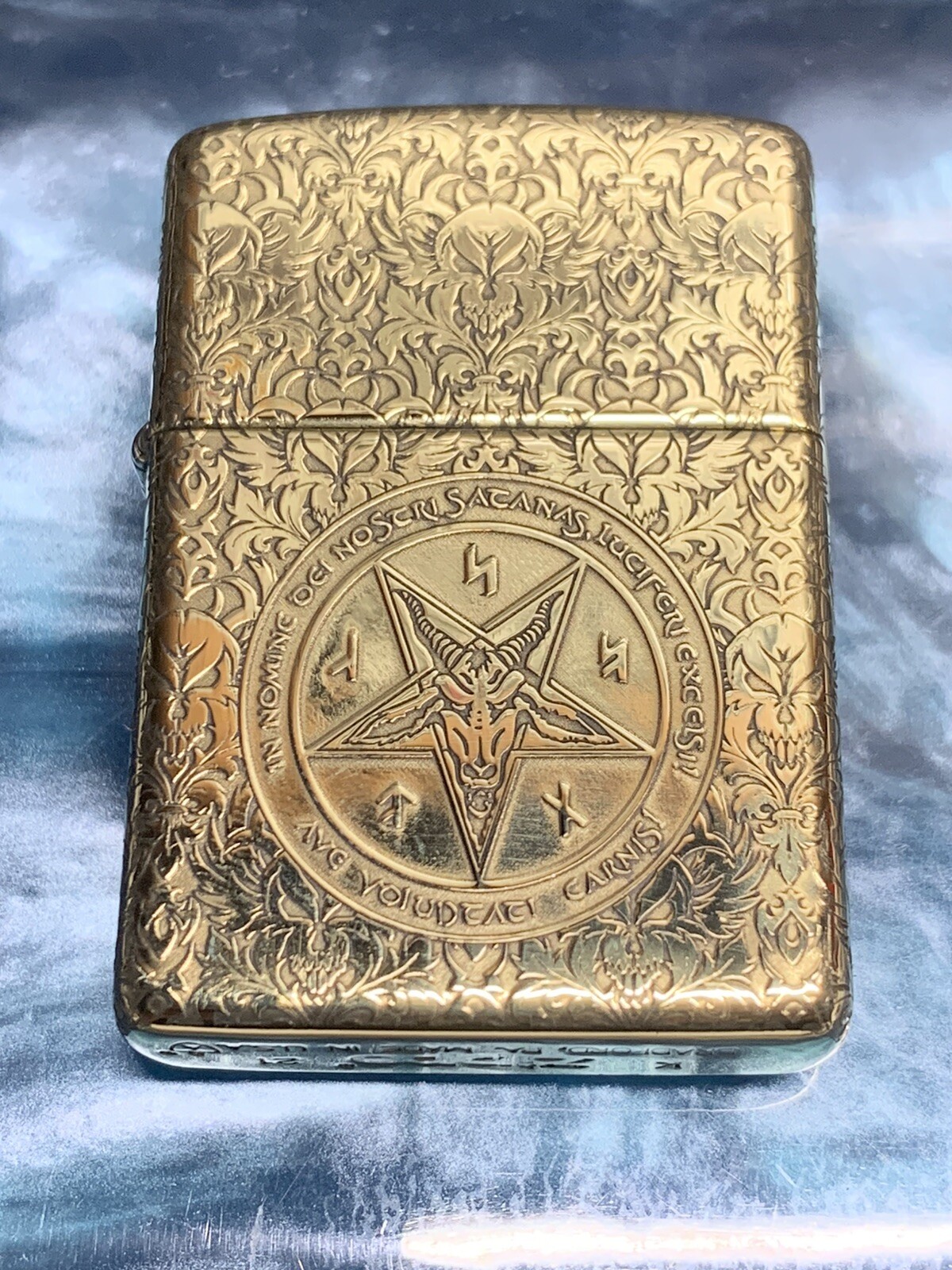 ZIPPO LIGHTER RARE ZIPPO KING OF HELL 5-SIDE ZIPPO ZIPPO LIGHTER RARE ZIPPO KING OF HELL 5-SIDE ZIPPO