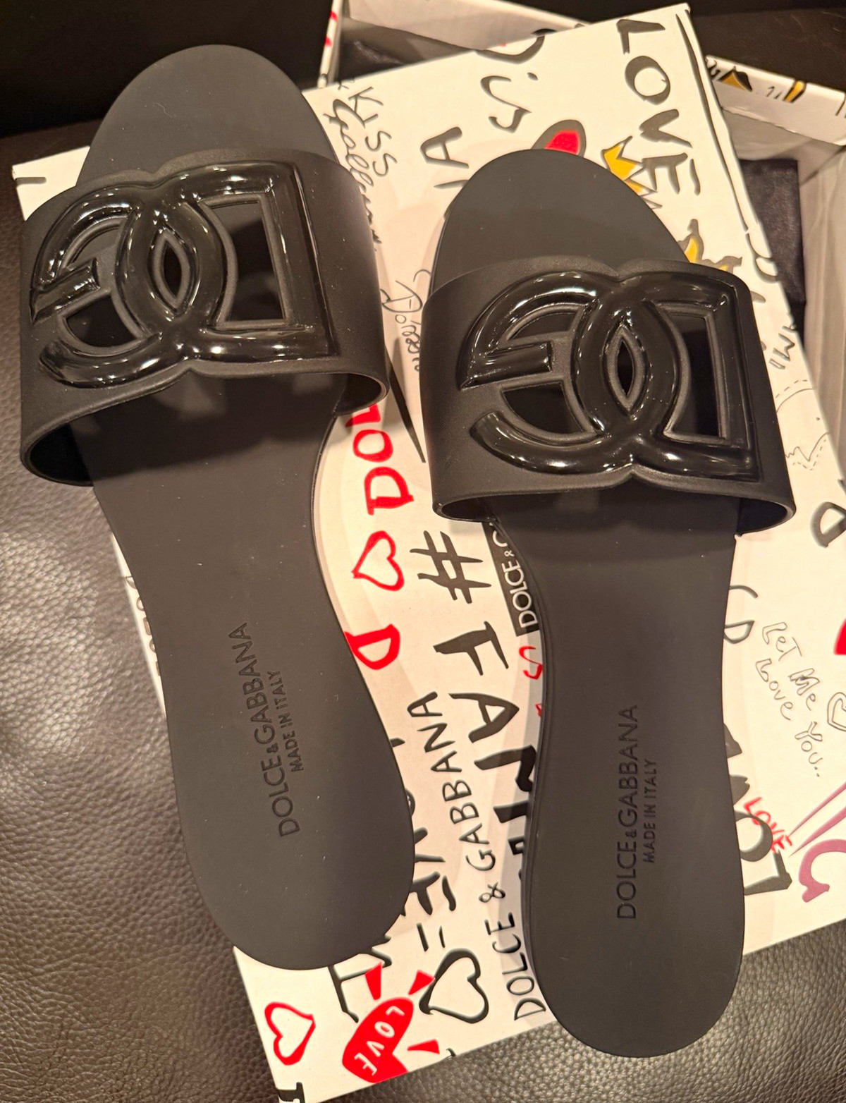 Dolce&Gabbana Women\'s Black Logo Slide Sandals Rubber Slip-On Straps 8 Dolce&Gabbana Women\'s Black Logo Slide Sandals Rubber Slip-On Straps 8