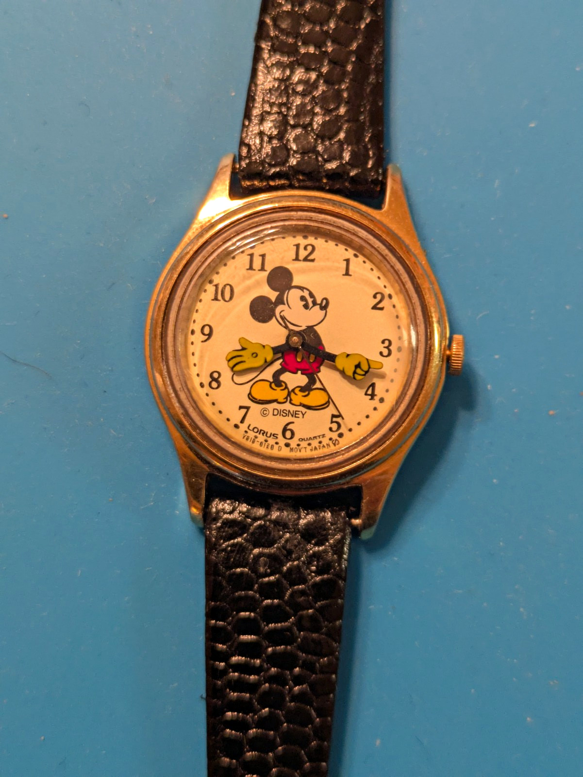 Vintage Lorus Disney Mickey Mouse Watch V515-6080 Gold Tone Moving Hands RUNS