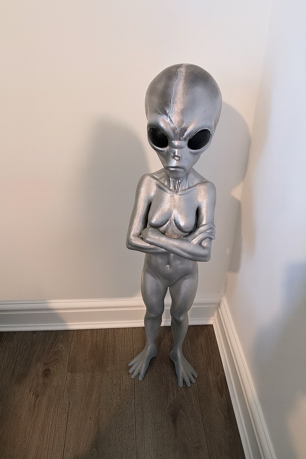 Female Women Mad Alien 3 Feet Tall 