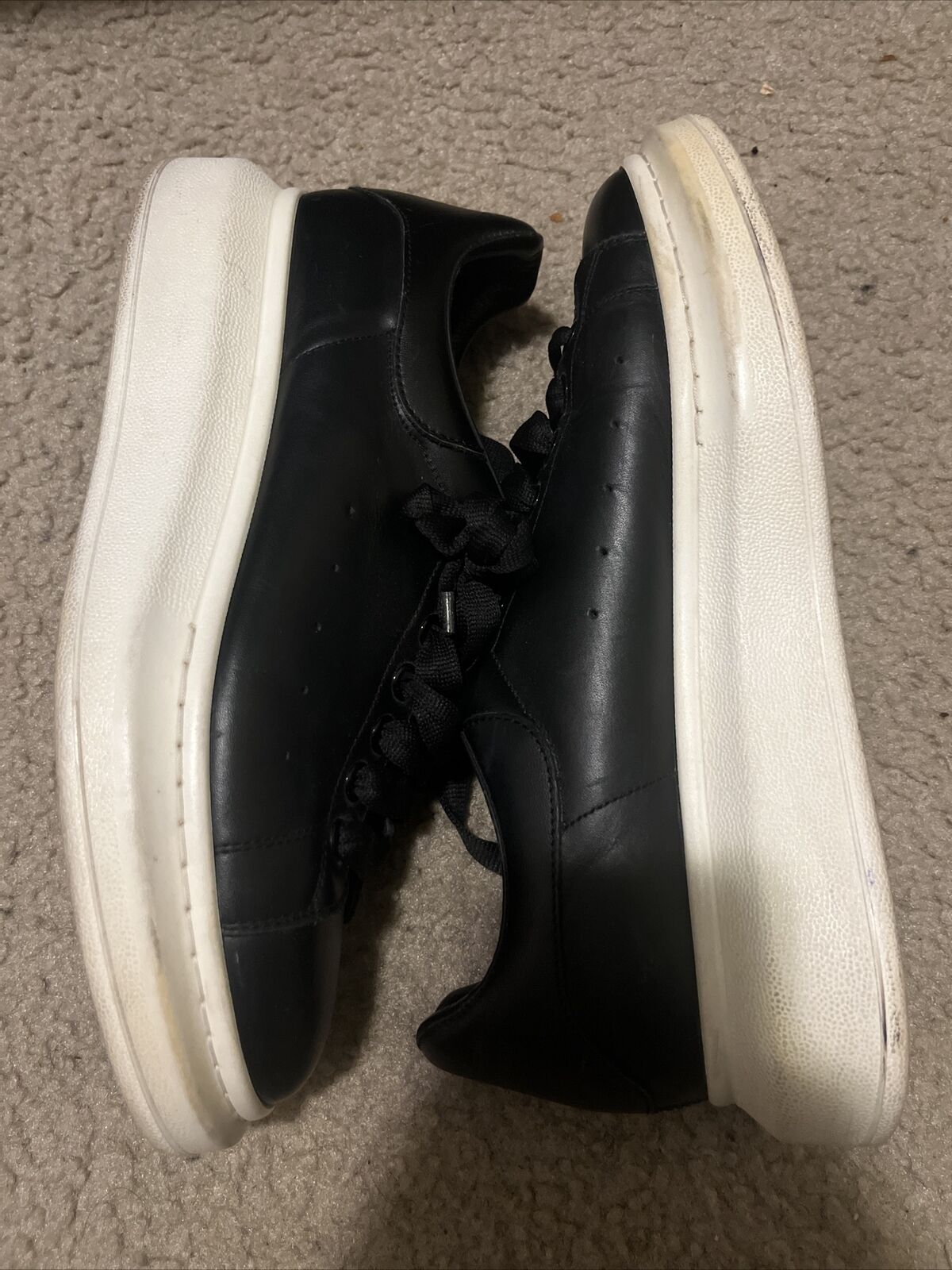 Alexander McQueen Oversized Sneakers - Black/White Size 42 US 9.5