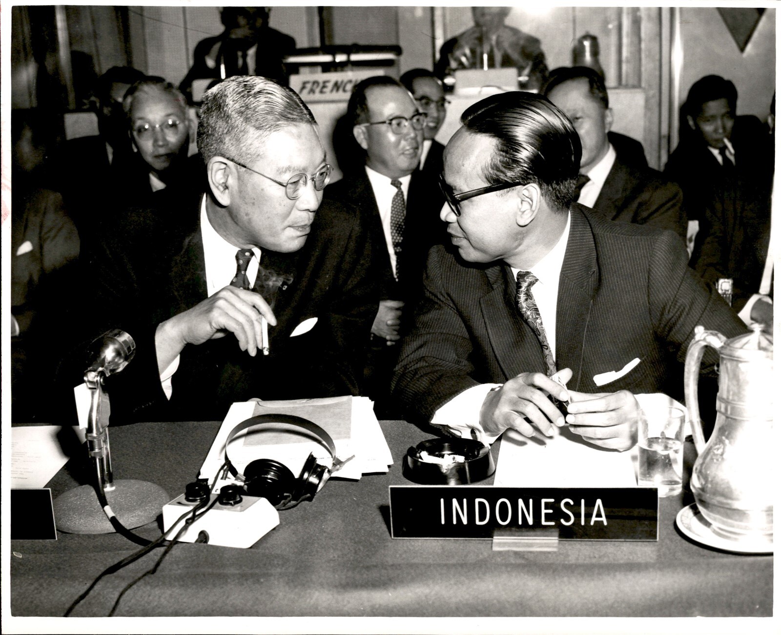 LG72 1959 Original Photo COLOMBO PLAN CONFERENCE Japan Indonesia Discussions