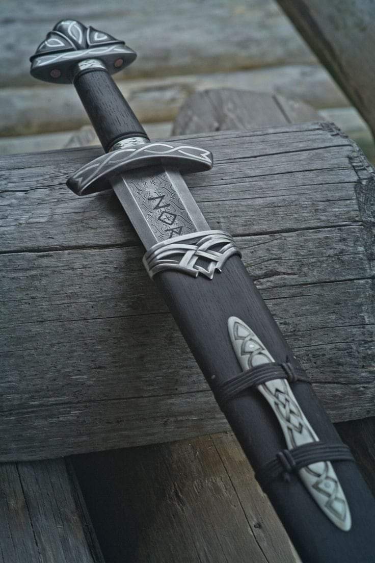 Handmade Damascus Viking Sword with Scabbard.Medival,Norse Sword Handmade Damascus Viking Sword with Scabbard.Medival,Norse Sword