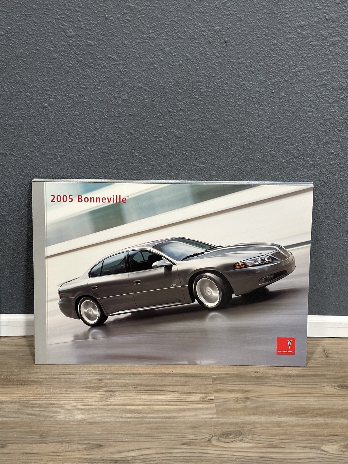 2005 Pontiac Bonneville - GM Dealership Showroom Portrait - 23