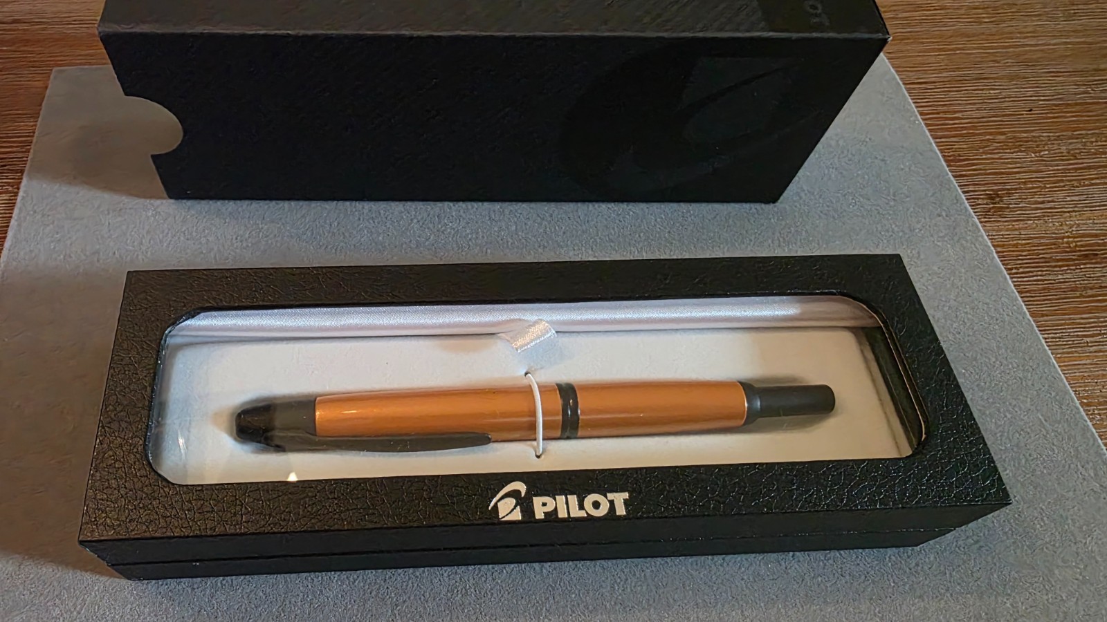 Pilot Vanishing Point Metallic Orange 18K Broad Nib Capless Fountain Pen w/ Box