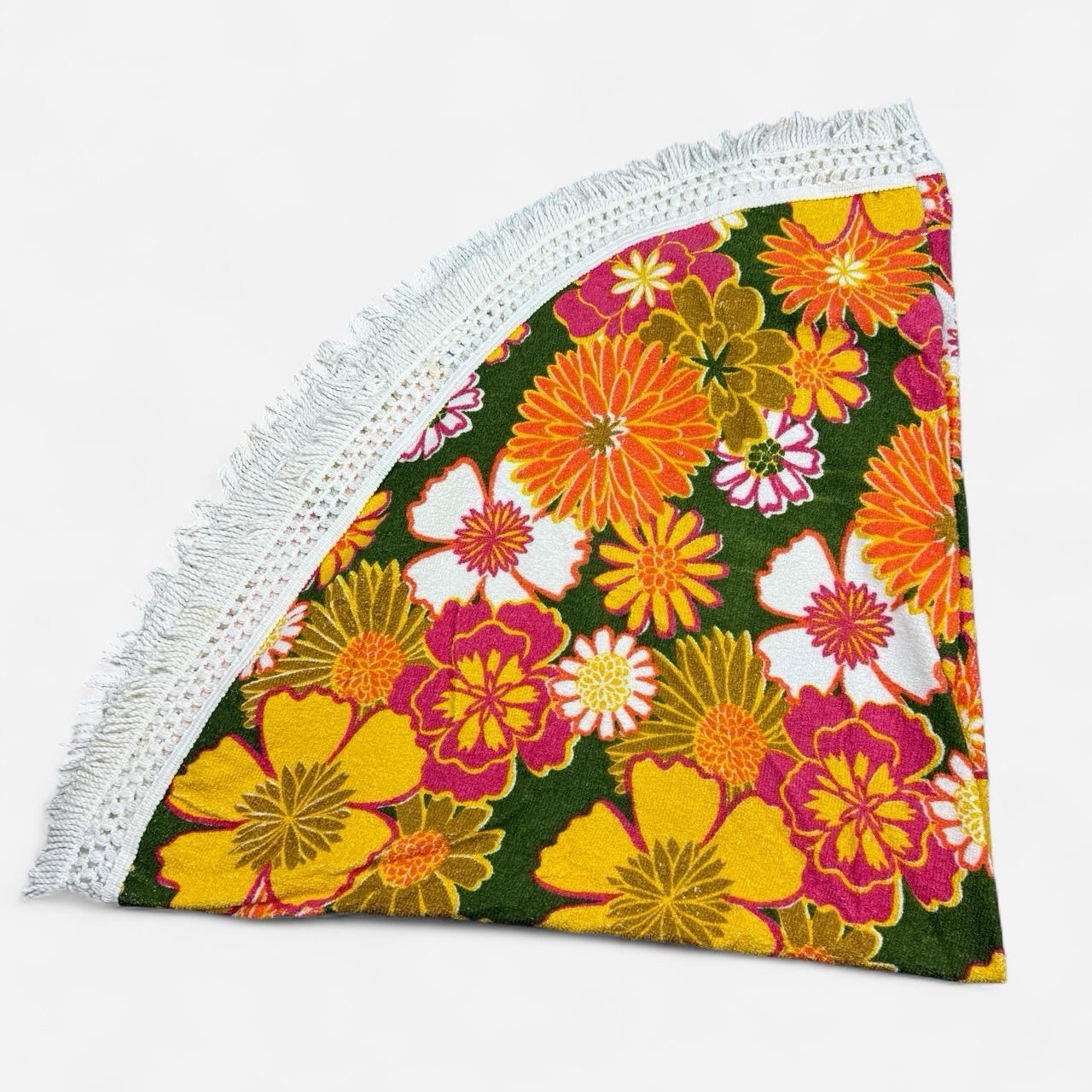 VTG Bright Flower Power Terry Fabric Hippie Retro Round Fringe 1970s Tablecloth VTG Bright Flower Power Terry Fabric Hippie Retro Round Fringe 1970s Tablecloth