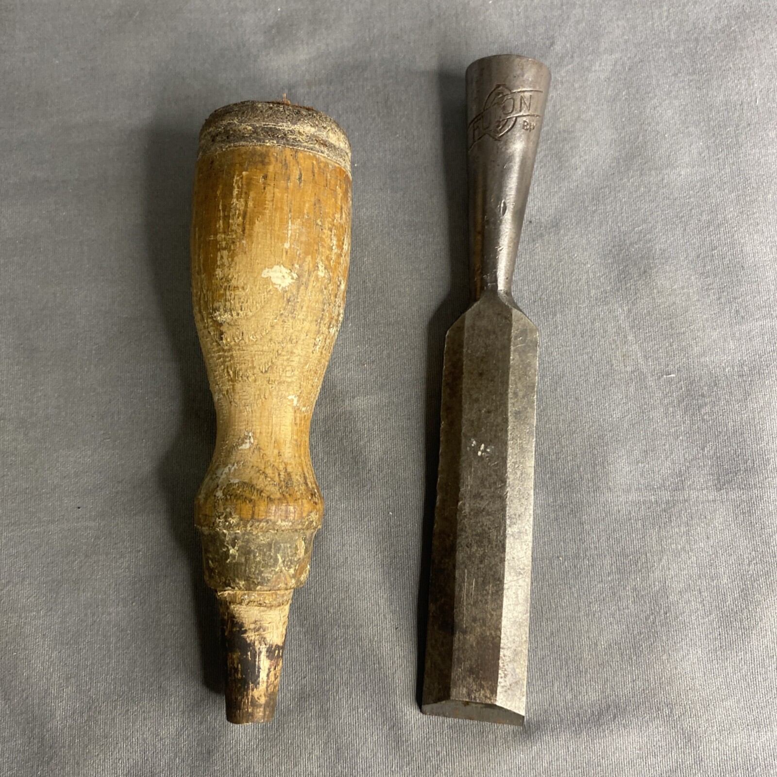 VINTAGE FULTON 3/4” WIDE SOCKET CHISEL WITH BEVEL SIDES Loose Handle