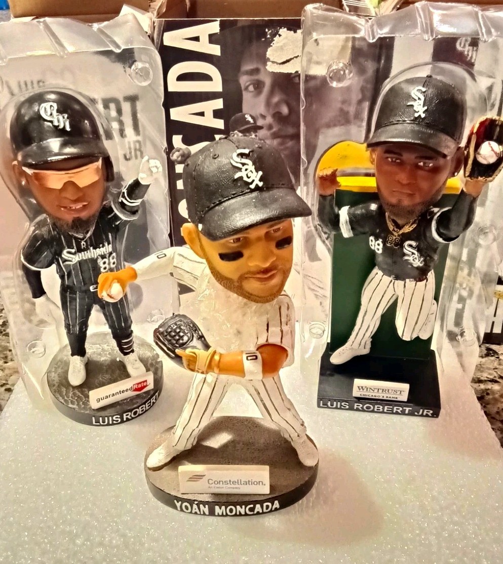3 pc lot chicago White Sox Bobbleheads 1 Moncada & 2 Luis Robert Jr. nice box 3 pc lot chicago White Sox Bobbleheads 1 Moncada & 2 Luis Robert Jr. nice box