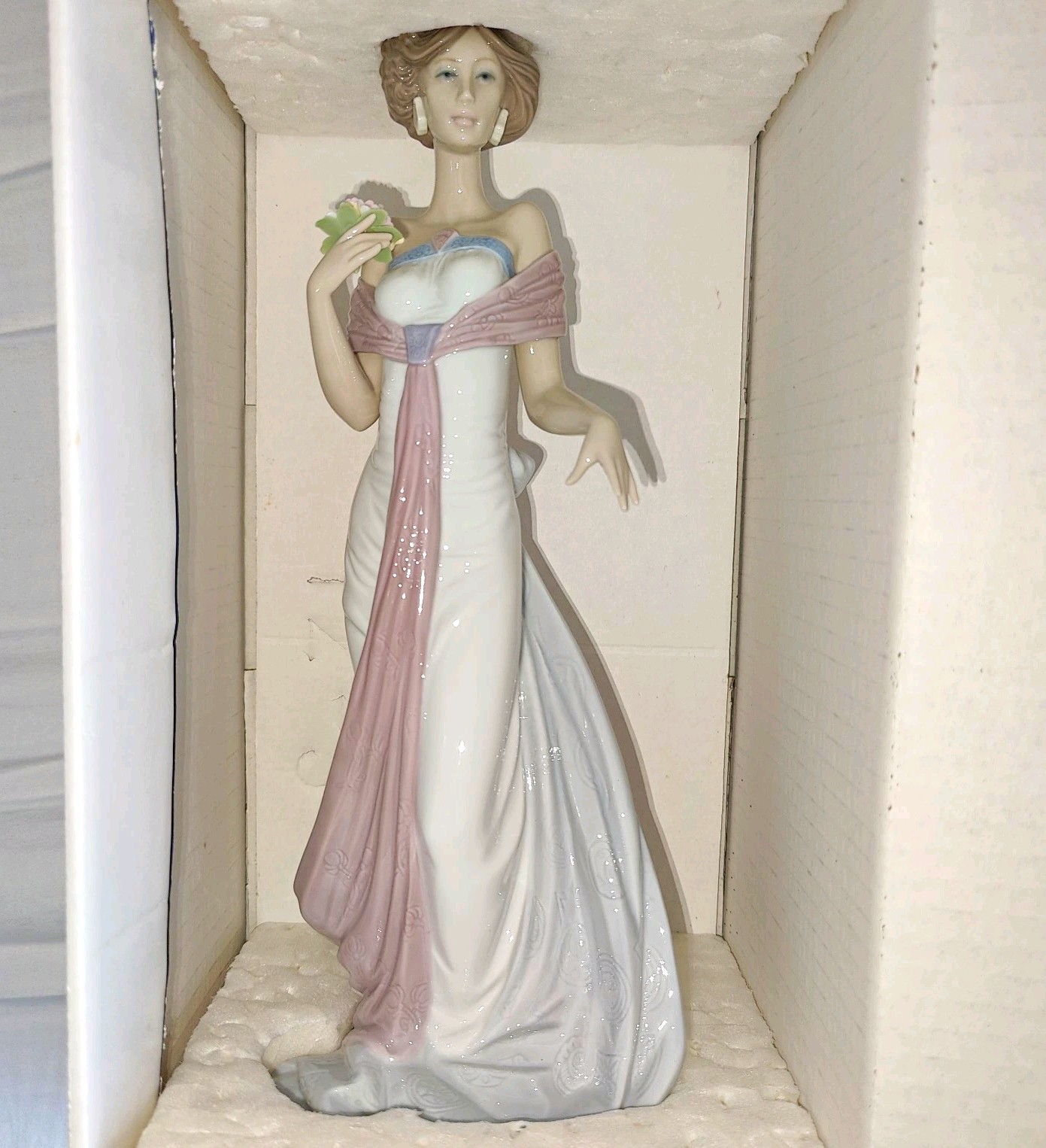 Lladro 6366 Summer Infatuation Porcelain Figurine From Spain Mint Condition