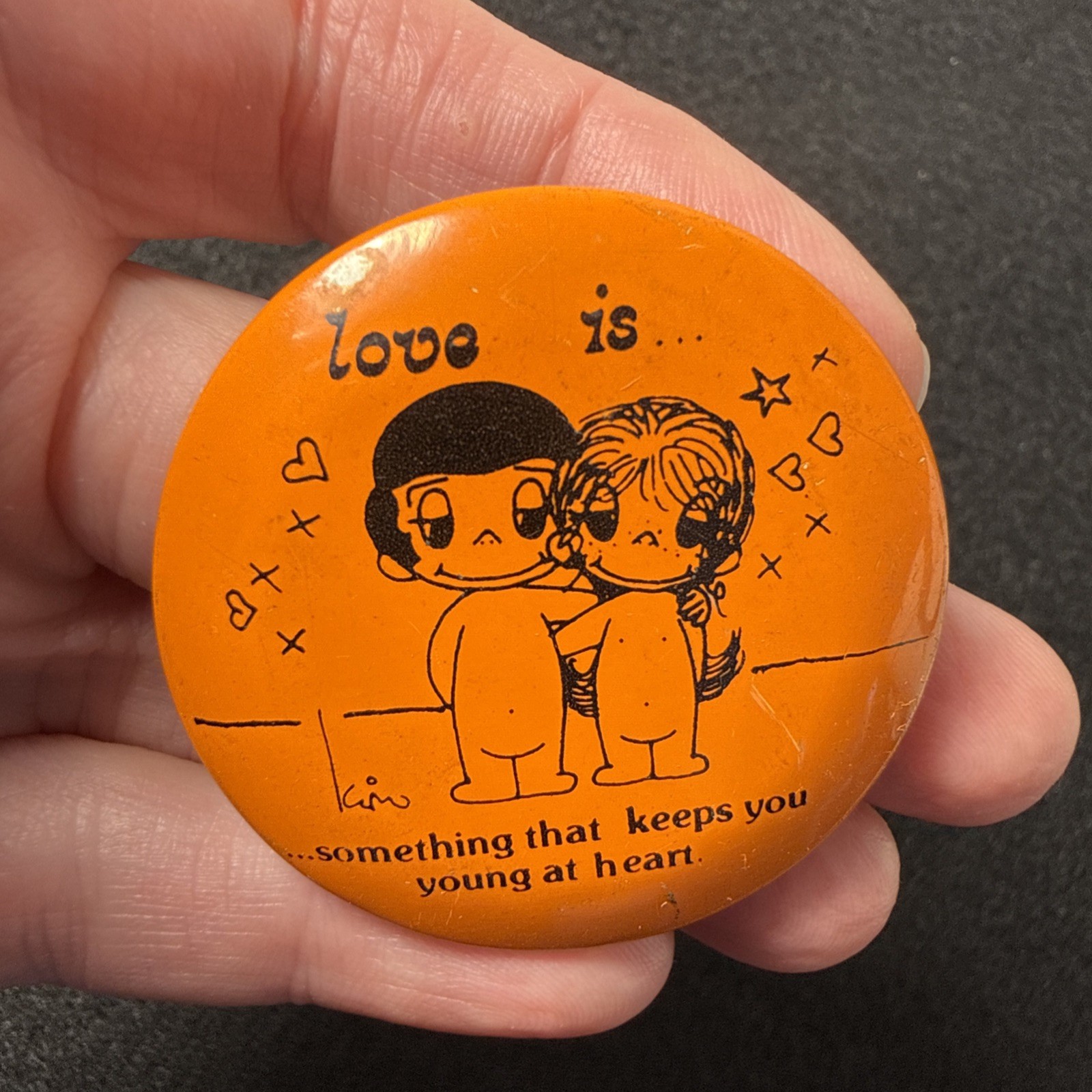 Rare Vintage 1970 Love Is Pin Back Orange Button Cartoon Lovers Kim Casali 1.75