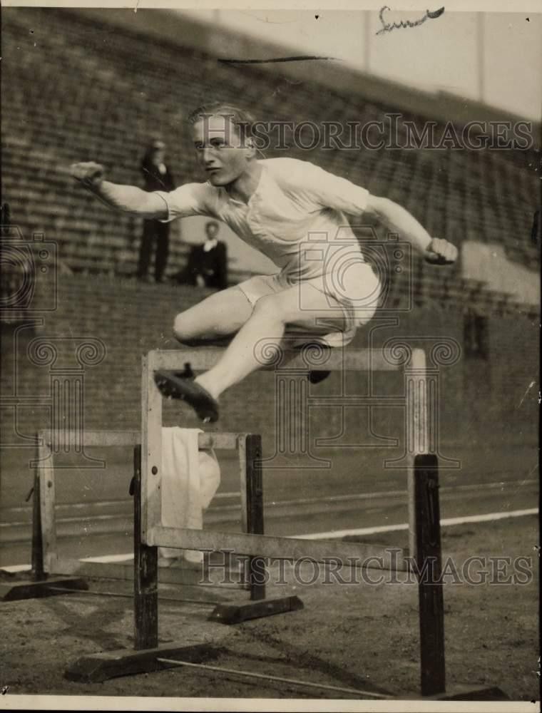1925 Press Photo Cambridge University hurdler David Burghley at Penn Relays