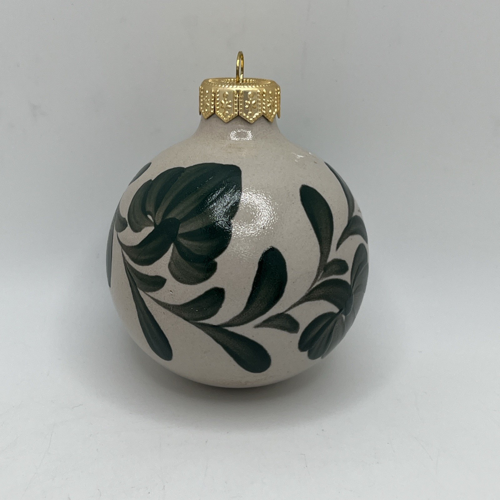 RARE 2026 SALMON FALLS STONEWARE GREEN PENN CHRISTMAS BALL ORNAMENT 4” BRAND NEW