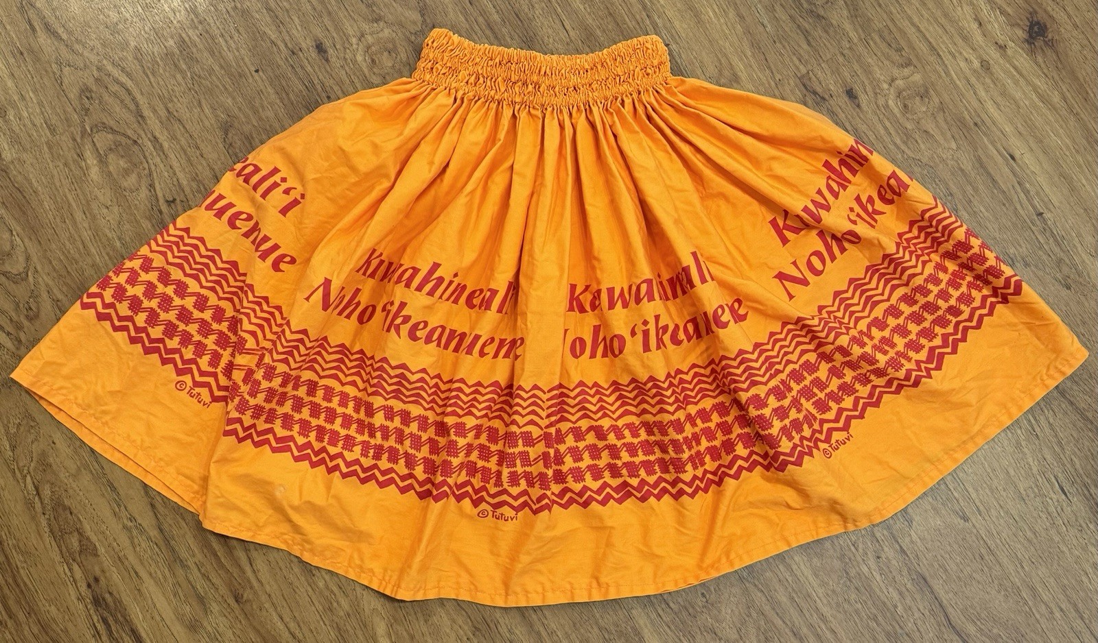 Tutuvi Pa’u Dress Hula Skirt Poly Print Hawaii 100% Authentic Women’s Hawaiian