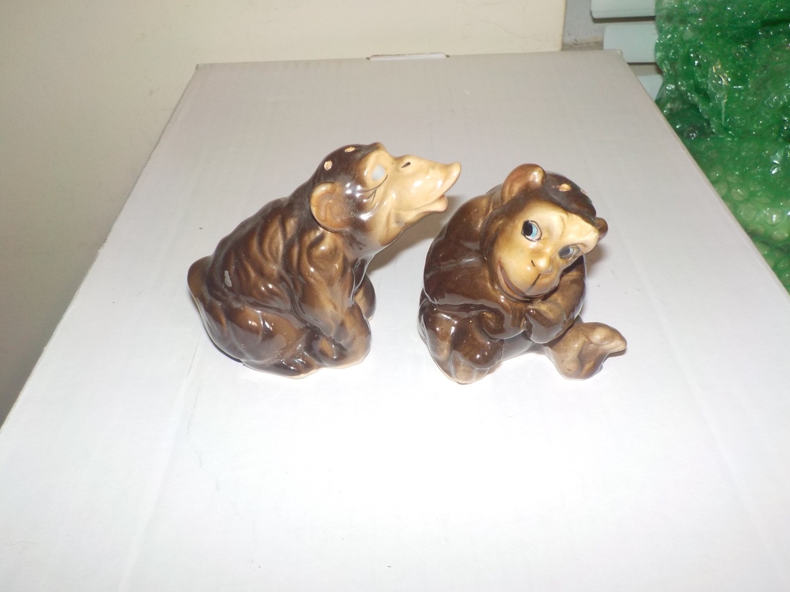 Vintage 1950's Kreiss Ceramic Kissing Apes Monkeys S+P Shakers Figurine Pair