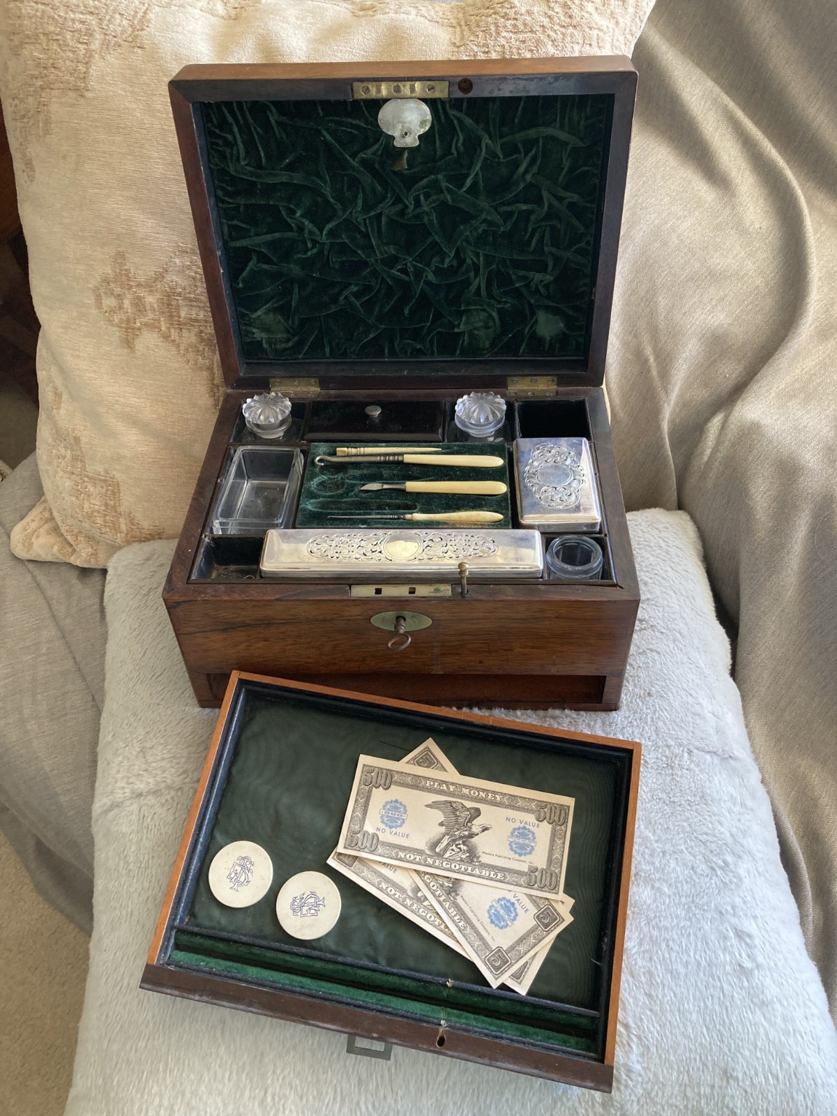 RARE 1850\'s Mechi Label ANTIQUE Traveling Wood Vanity Box Silver Plate Jars KEYS
