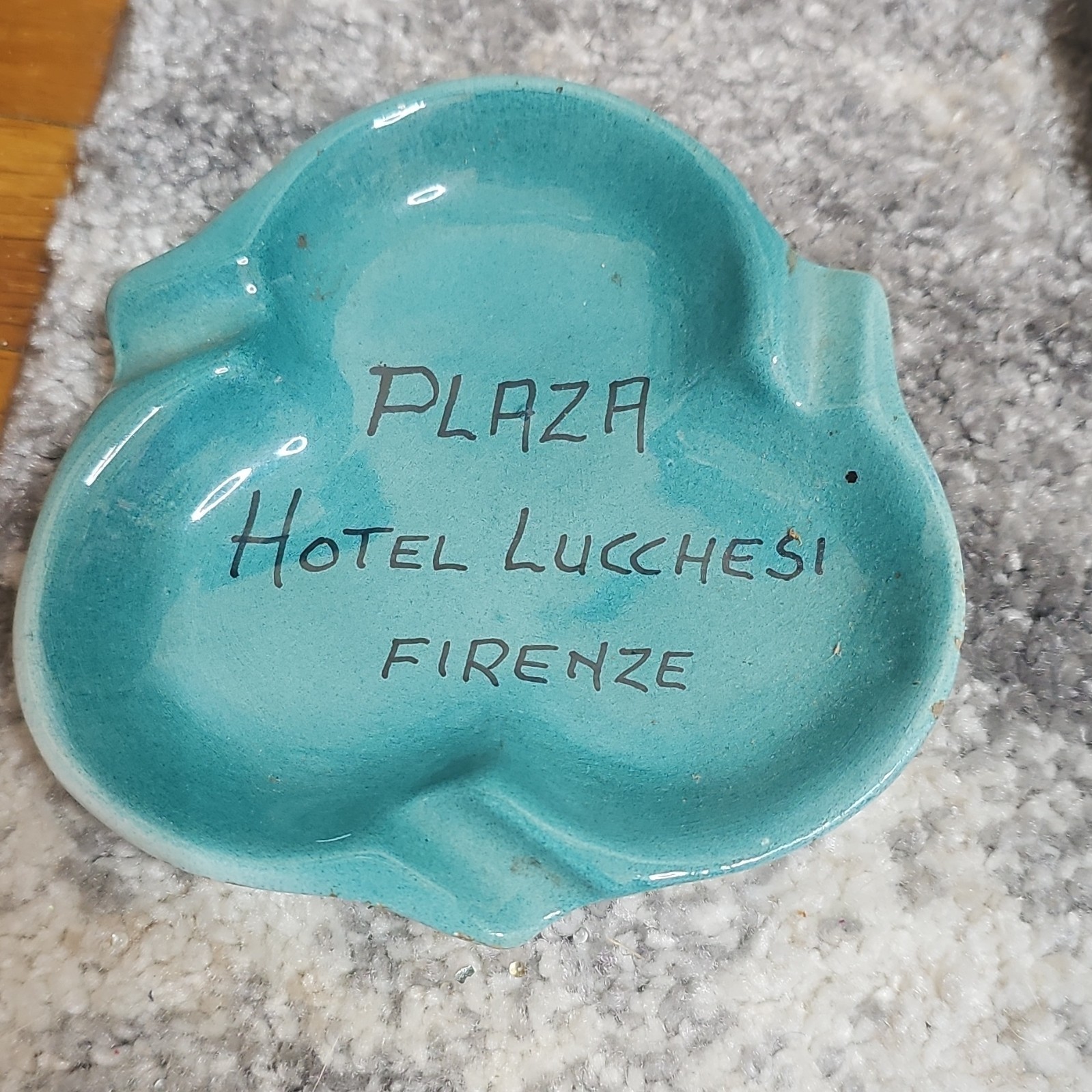 VINTAGE PLAZA HOTEL LUCCHESI FIRENZE ITALY  CERAMIC ASHTRAY. VERY COOL