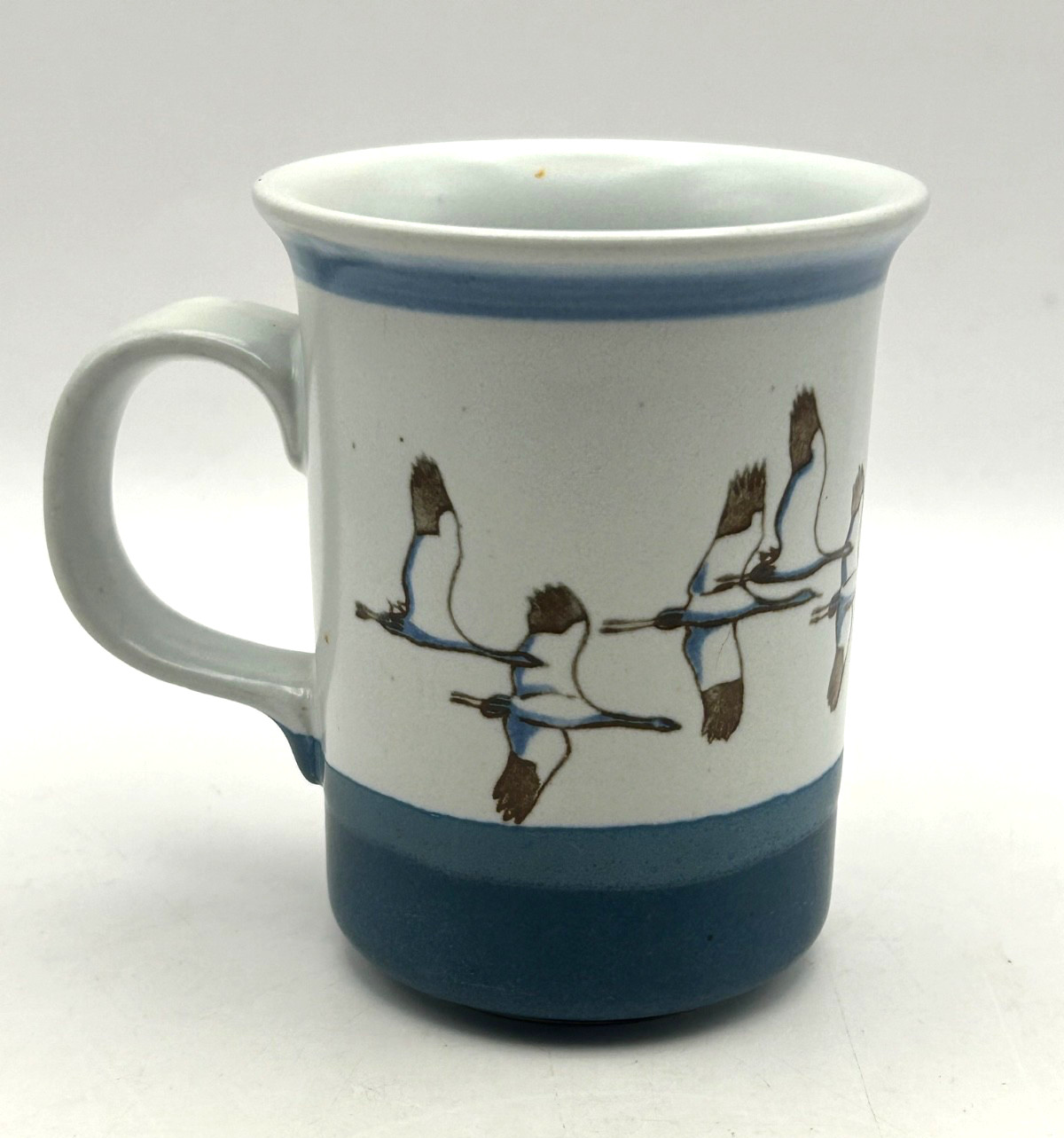Vintage Flying Geese Stoneware Coffee Mug Blue White Waterfowl 4.25\