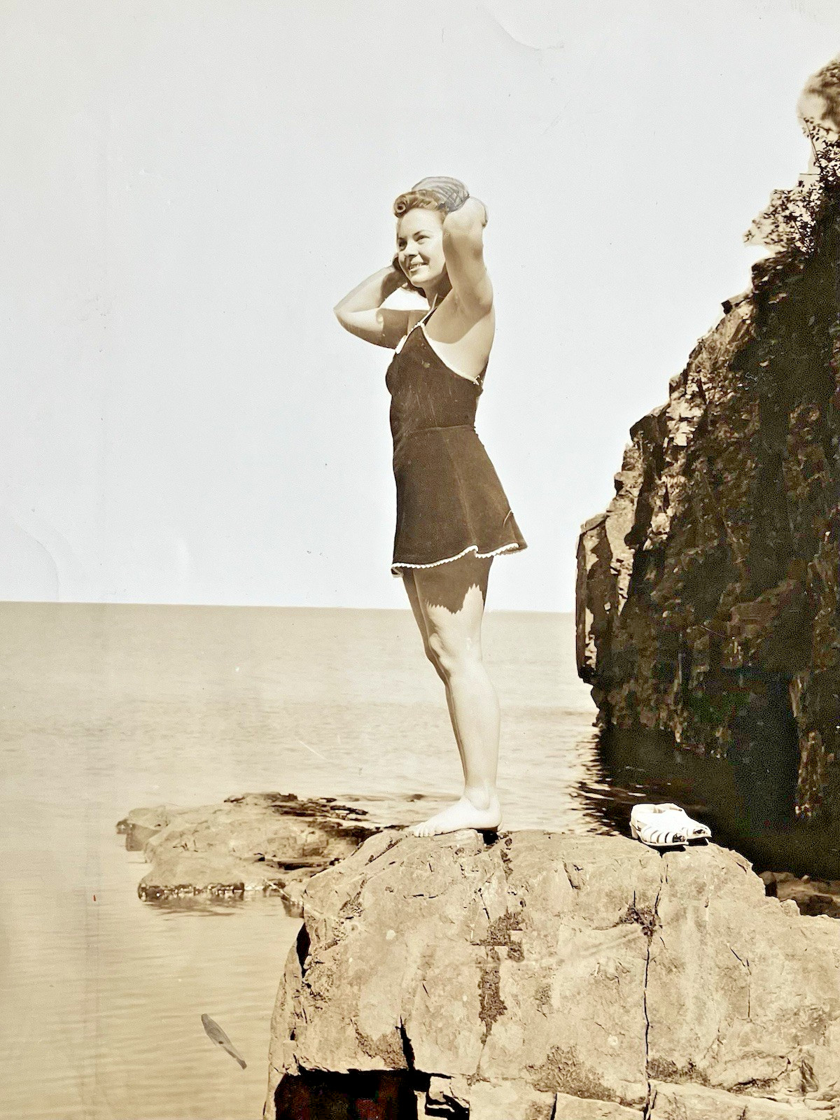 Orig 1940s Photo 1941 Miss US Nat'l Defense In Swimsuit On Cliff Lake Superior