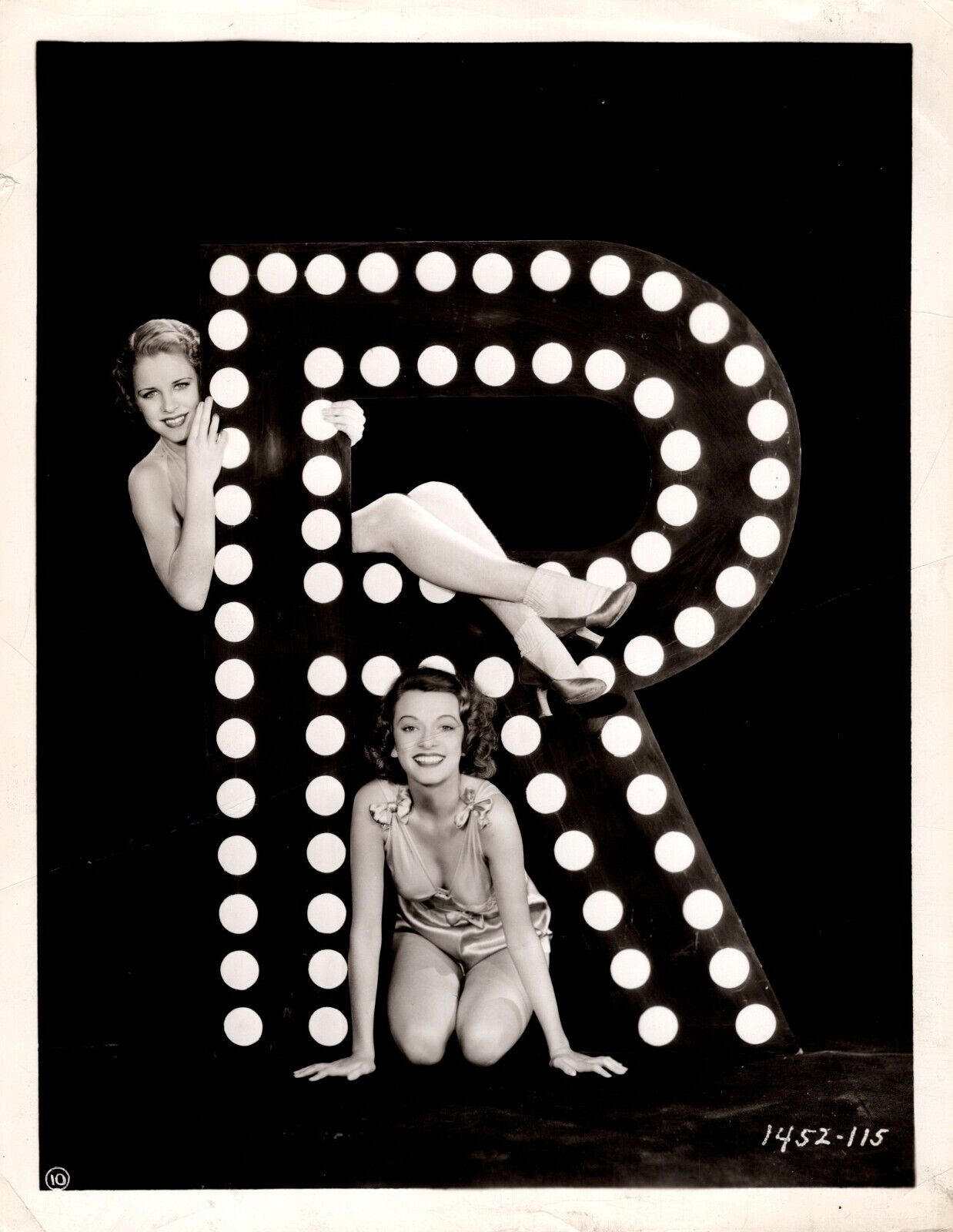 Unknow Actress in Ziegfeld Follies (1945) 🎬⭐ Leggy Cheesecake Photo K 332