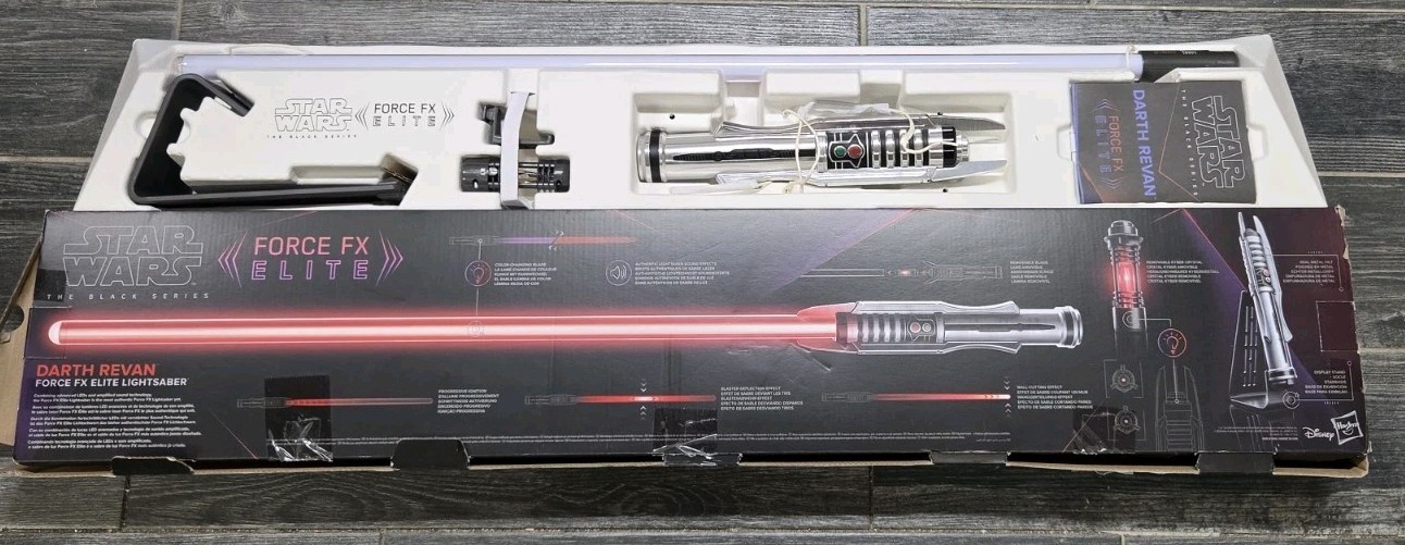 Hasbro Star Wars Black Series Darth Revan Force FX Elite Lightsaber Box Damage