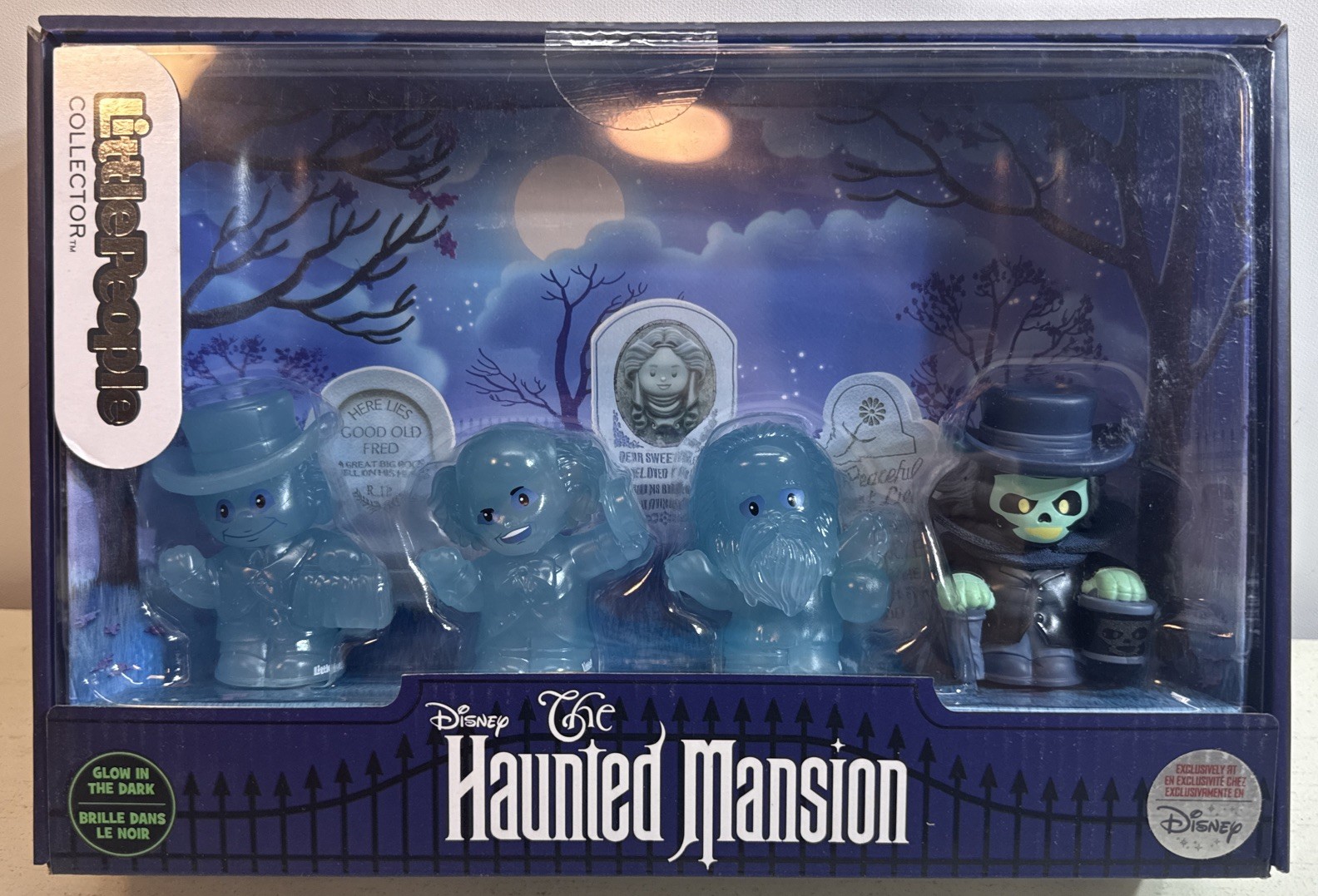 Disney EXCLUSIVE  Fisher Price Little People HAUNTED MANSION 4pc Glows In Dark