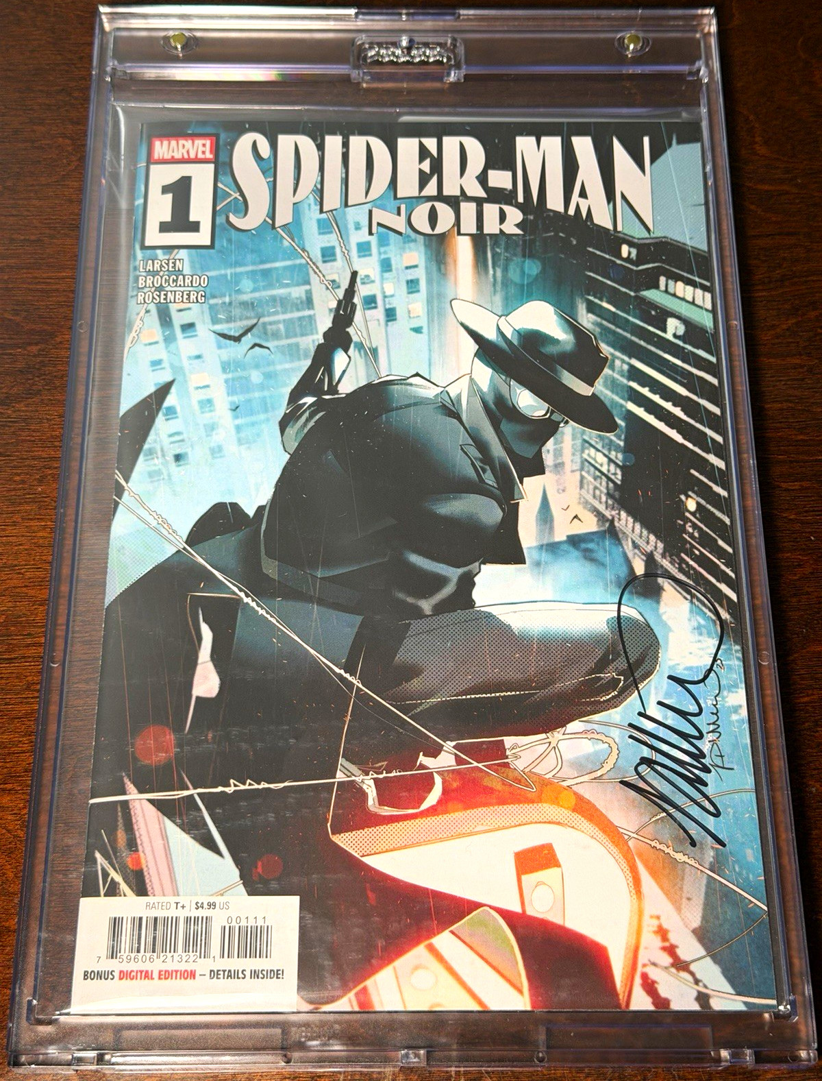 FREE SHIPPING Spider-Man Noir #1 Signed by Simone Di Meo Spider-Man with COA