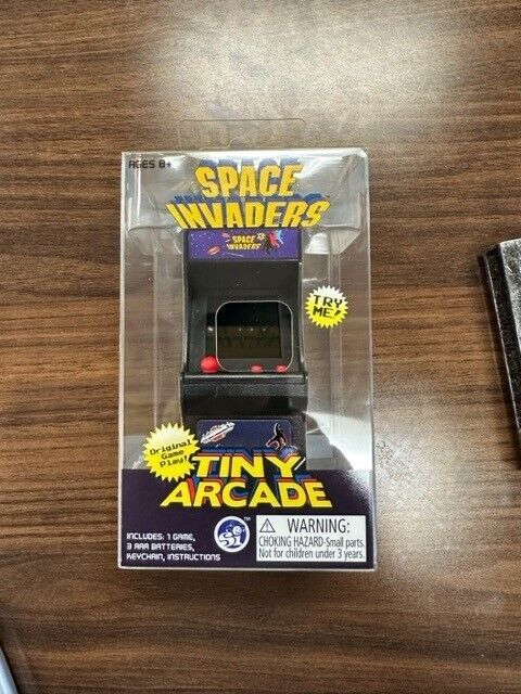 2017 Worlds Smallest Tiny Arcade Space Invaders Miniature Game BRAND NEW WORKS
