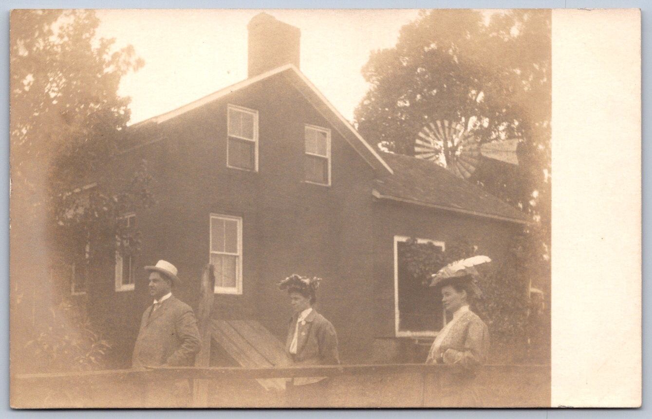 K41/ Newark Ohio RPPC Postcard c1910 Close Family Residence 465