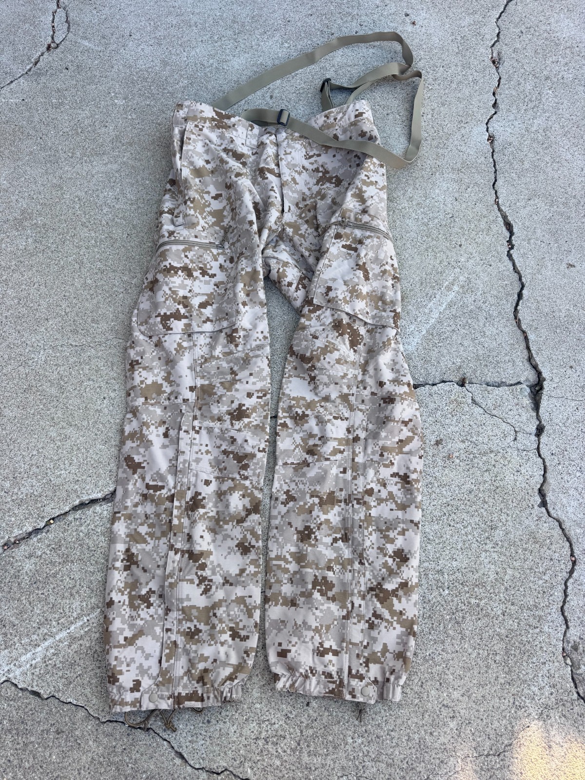Patagonia AOR1 PCU Level 5 Soft Shell Pants w/ Suspenders Large Regular Patagonia AOR1 PCU Level 5 Soft Shell Pants w/ Suspenders Large Regular