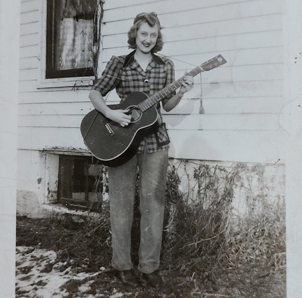 Pretty Young Woman With Guitar Rockabilly / Vintage Snapshot Found Photo
