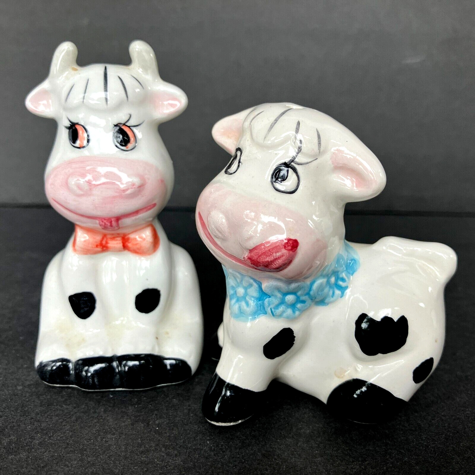 VTG 70s Cute Anthropomorphic Smiling Black White Cow Couple Salt Pepper Shakers