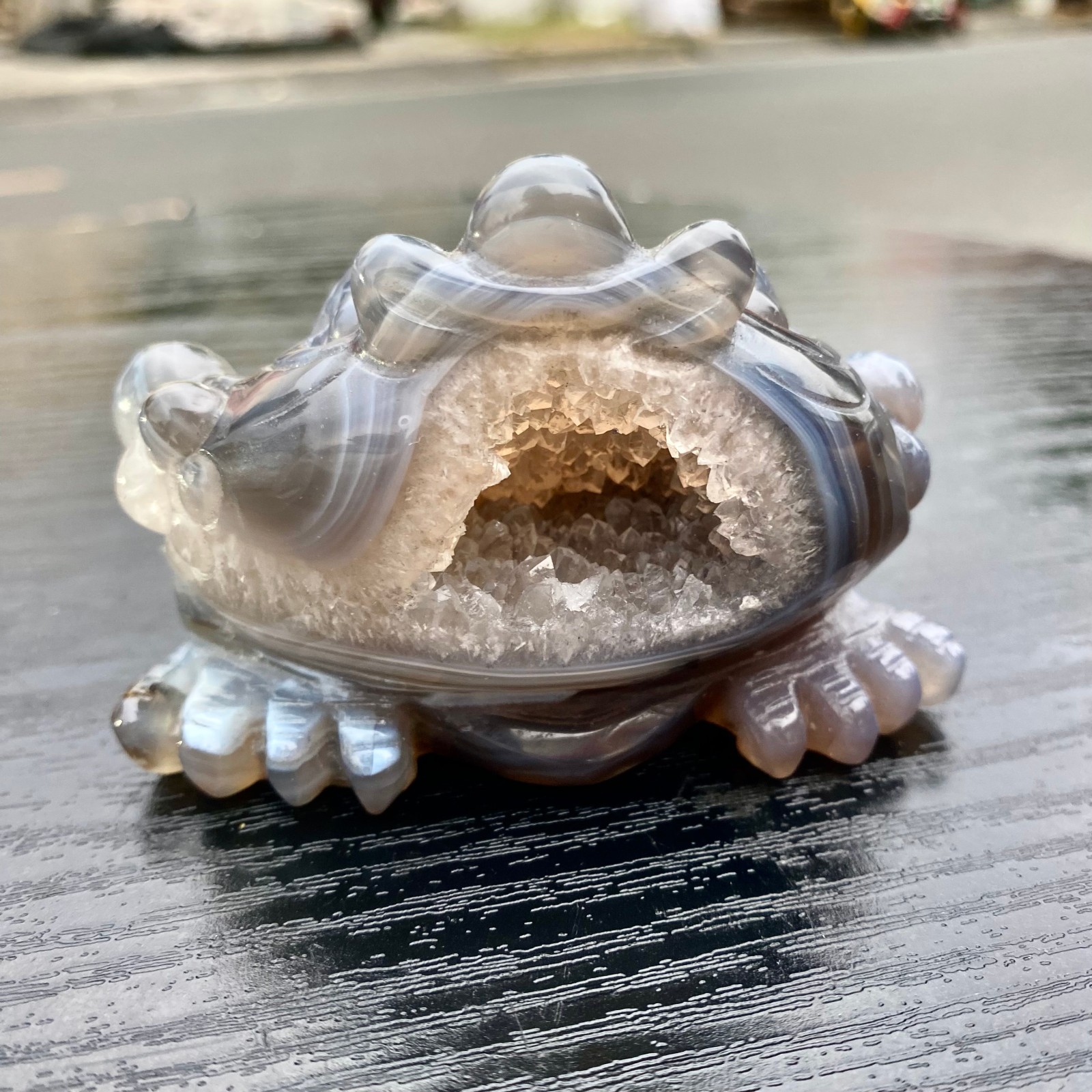 220G Natural Agate Crystal Cave Quartz Carving Crystal Golden Toad Decoration
