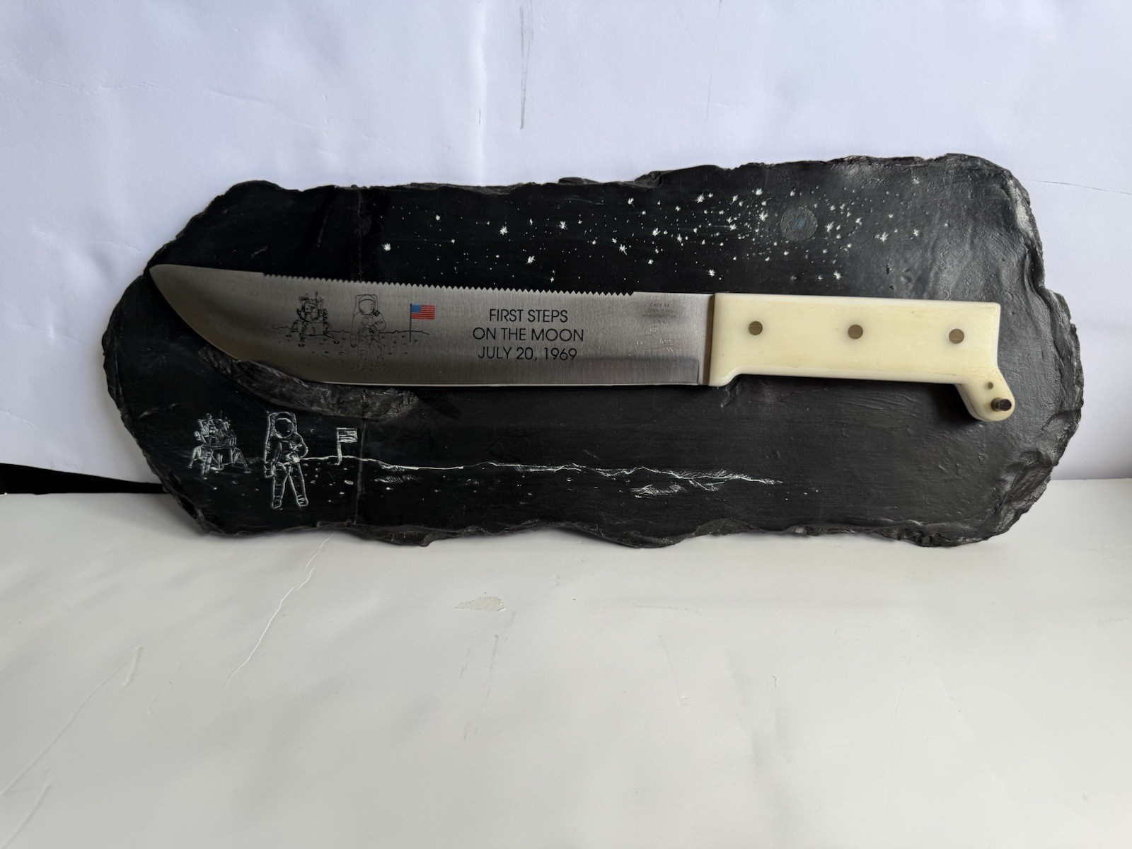 Apollo 11,Case XX, U.S.A. Astronaut Knife, With Wall Display.plaque., Knife Case