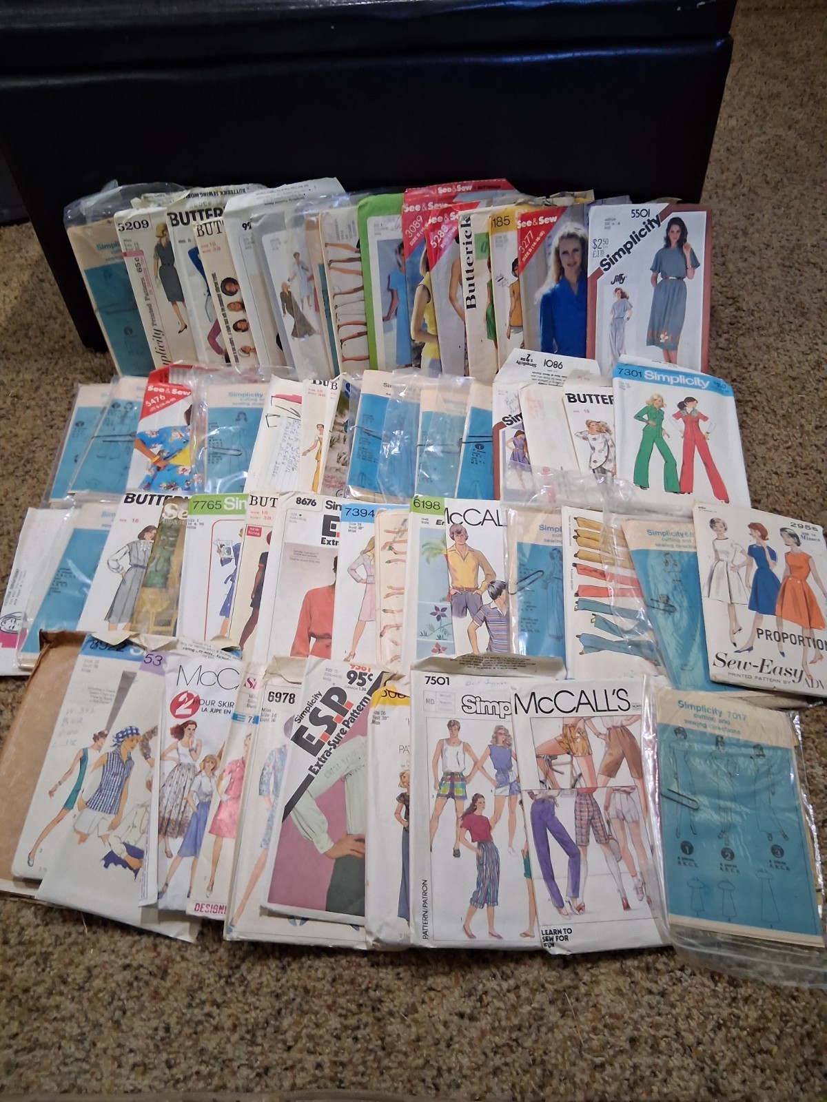 VTG Huge Lot Simplicity Butterick McCall\'s Original Women\'s Sewing Patterns