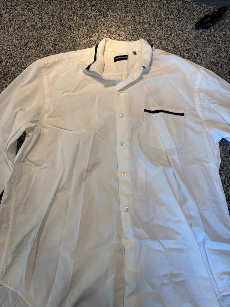 Giorgio Armani Men\'s White Button-Up Shirt