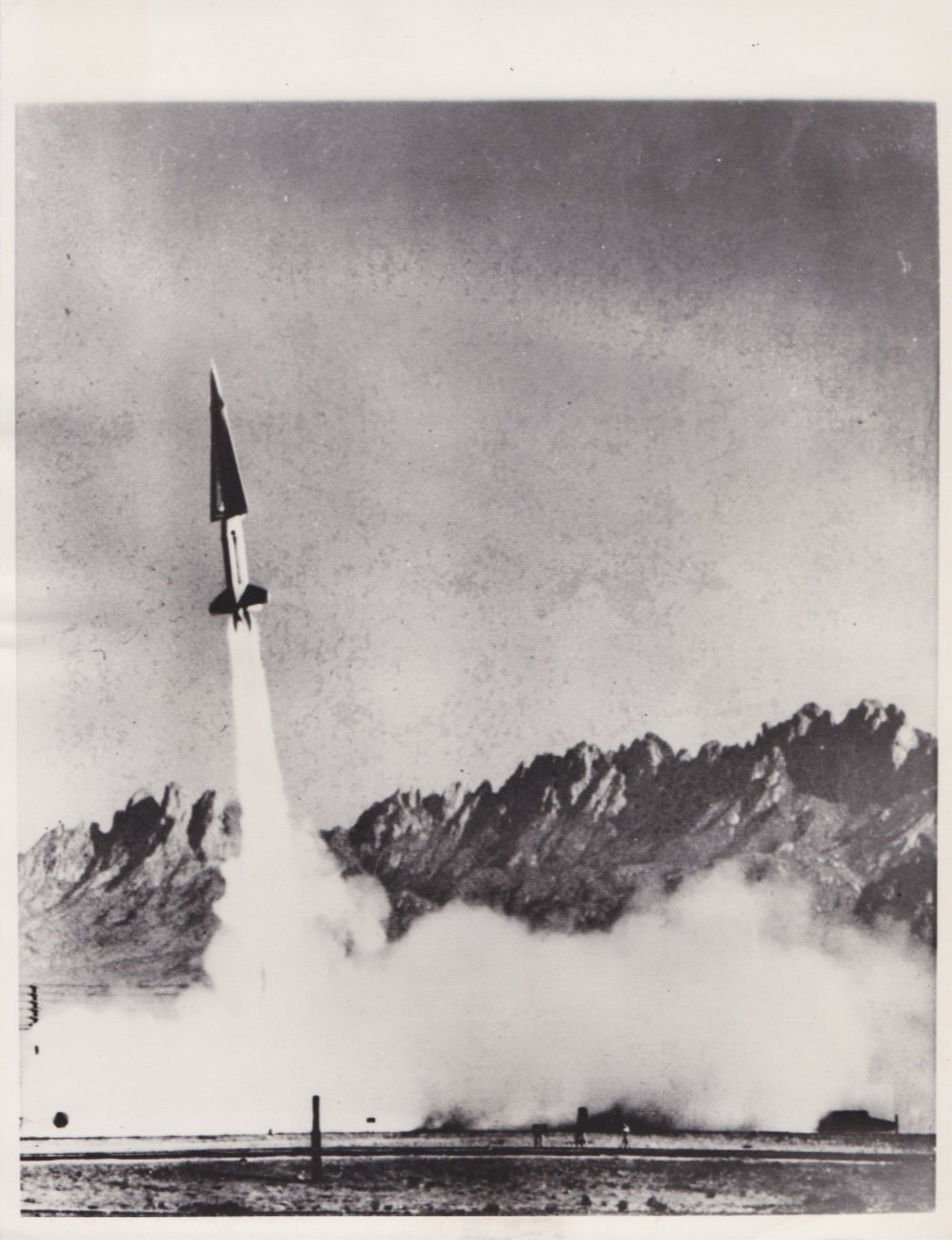 1957 Press Photo U.S. Army Testing Supersonic Missile at White Sands, New Mexico