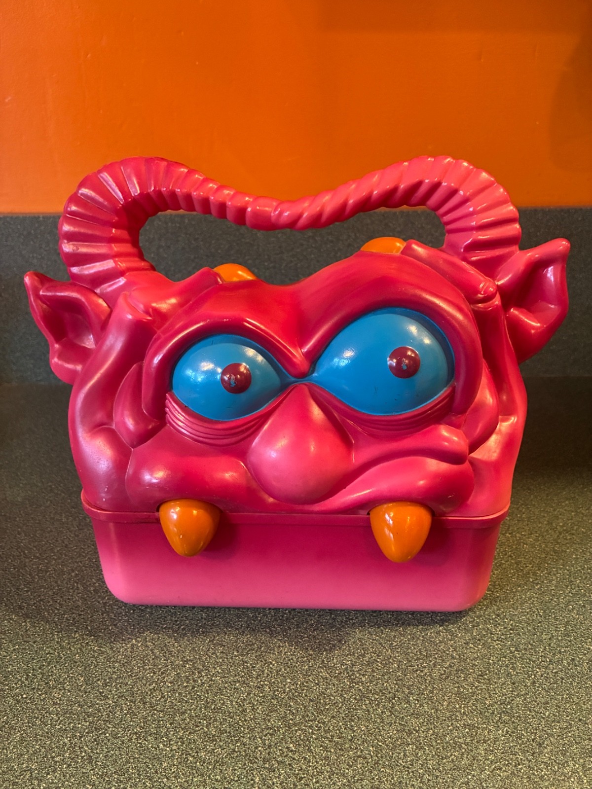 VINTAGE  - 1992 My Pet Monster Creature Features Screaming Lunch Box