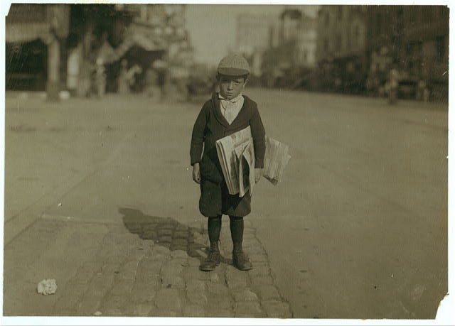 Photo:Los Angeles California 1915 Boy Newsie Newspaper Vendor Child Labor