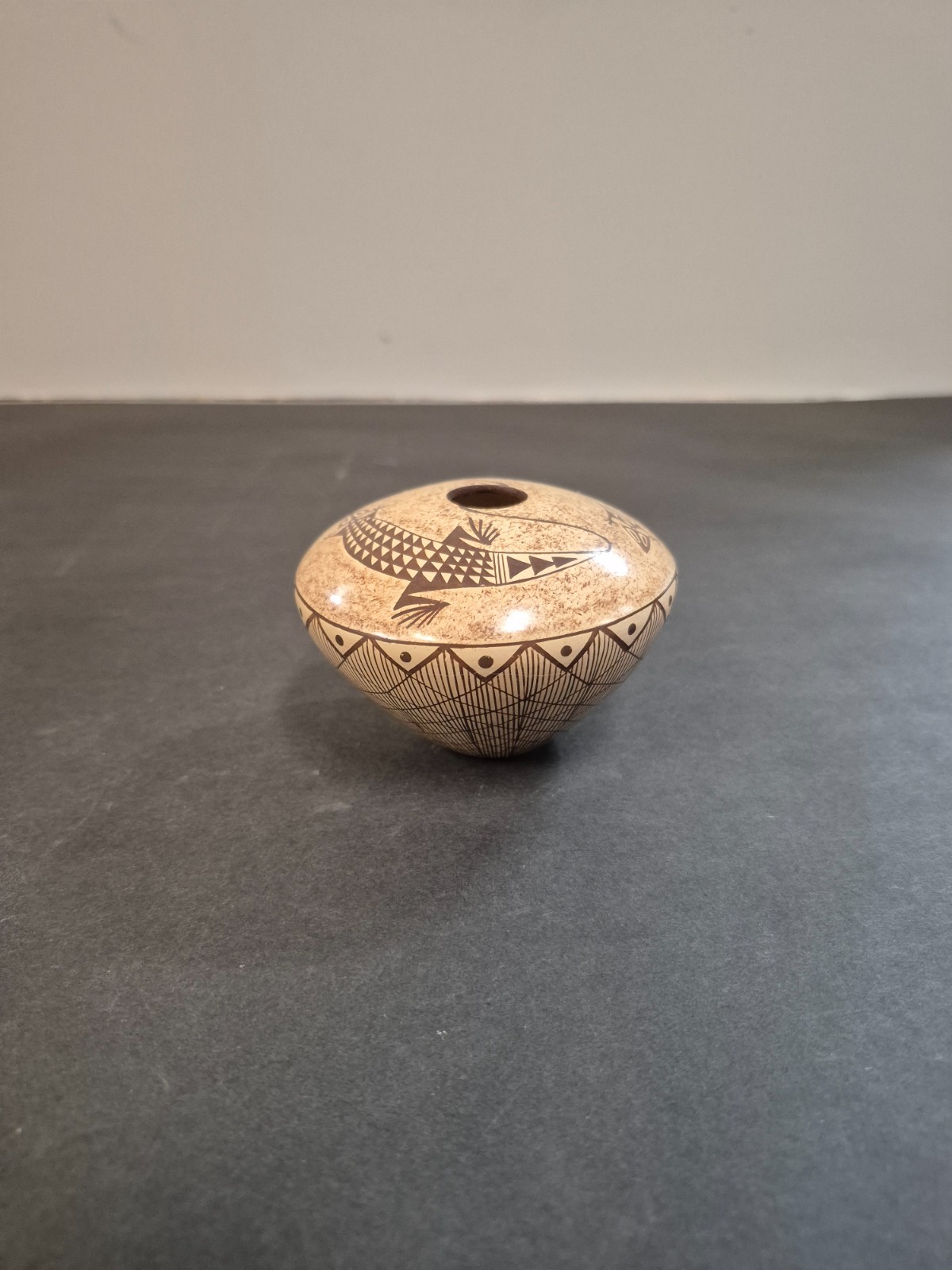 Hopi Seed Pot Lizards Design Signed by Nona Naha - Great Condition