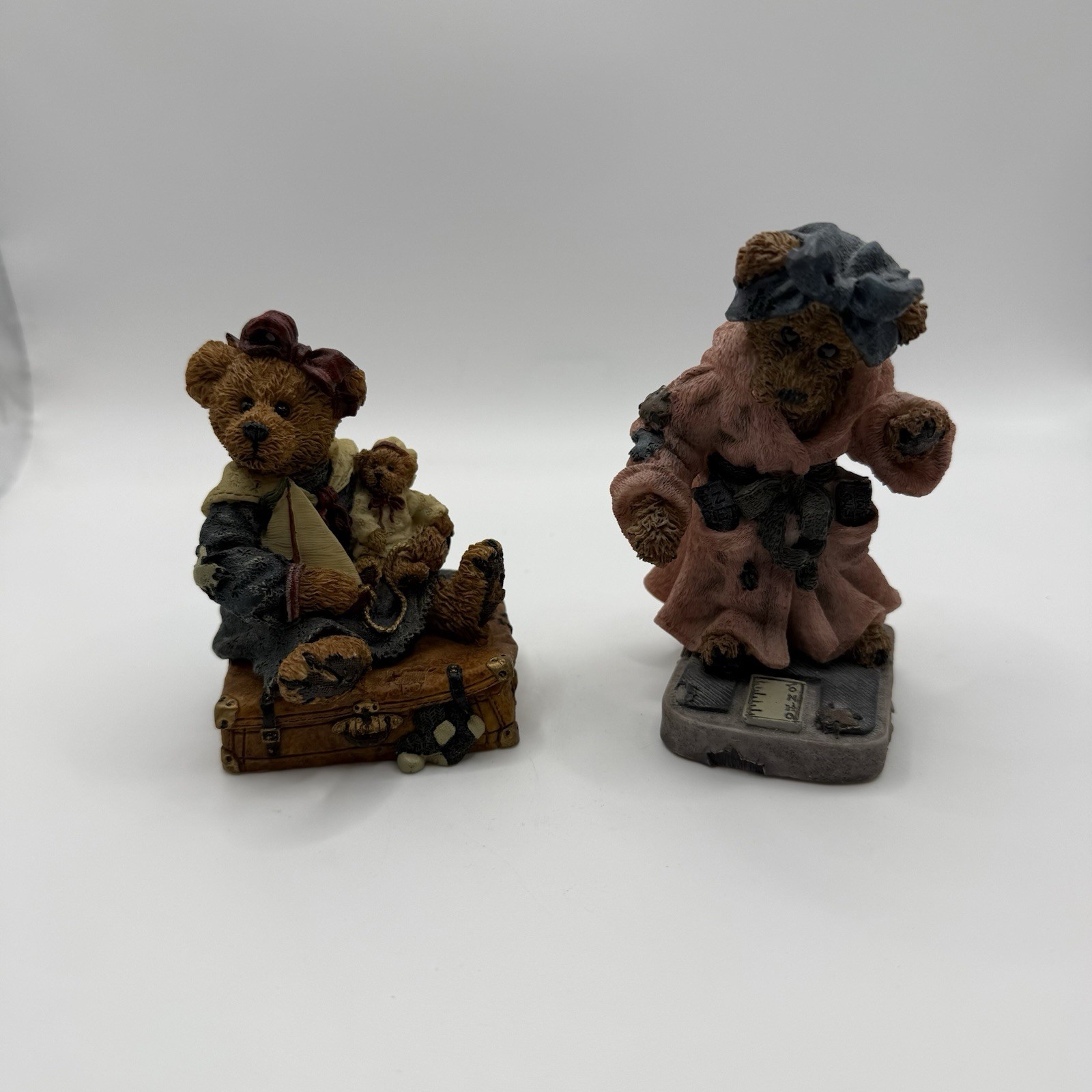 Boyds Bears Lot – Bailey Bear w/ Suitcase #2000 + Ms. Griz #2284 – 2 Figurines