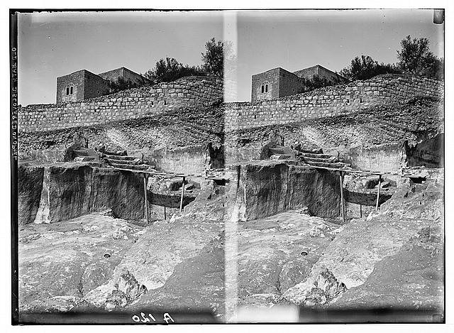 Photo:Excavations on Ophel. Rock-hewn steps