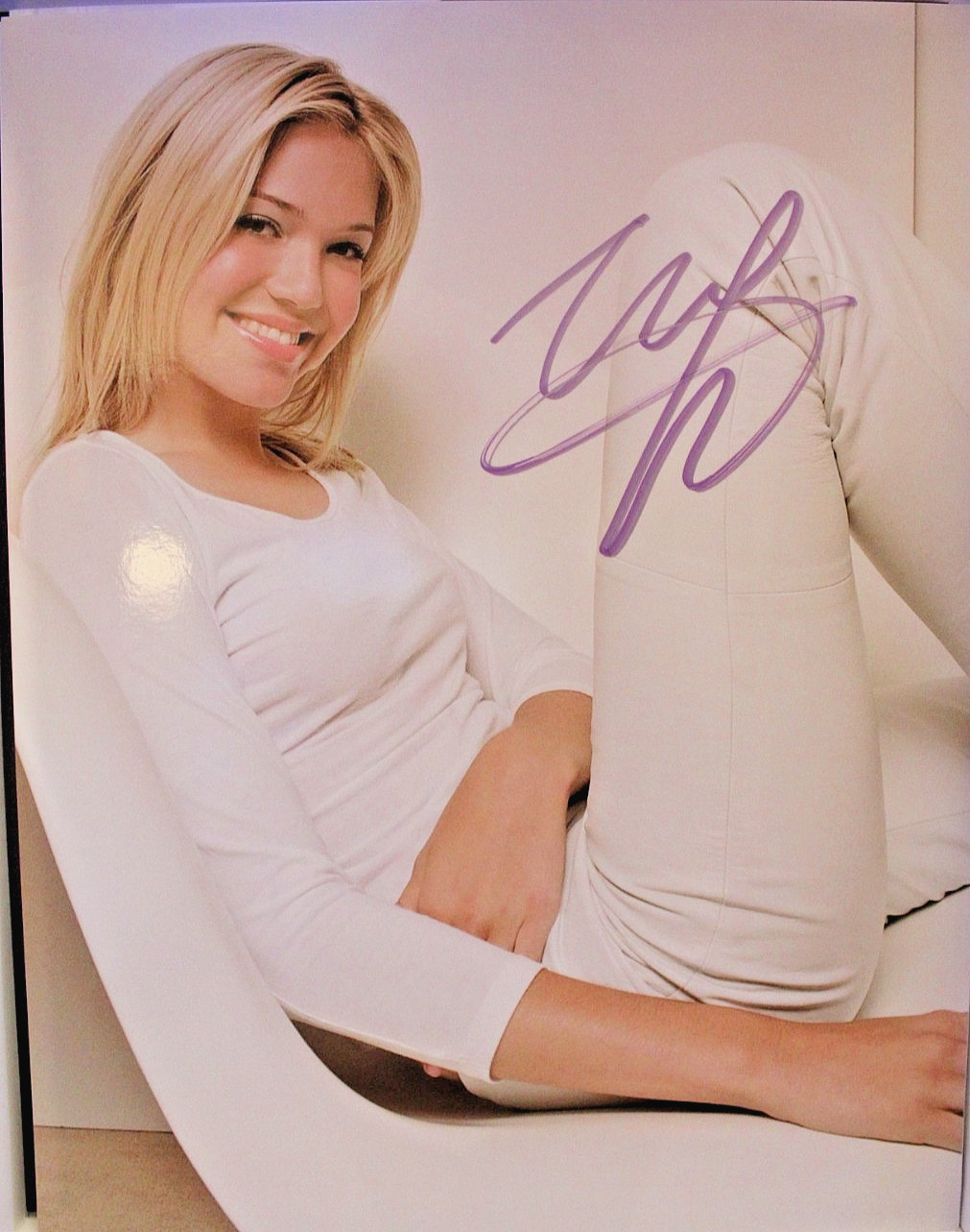 Autographed 8.5x11 - Photo - Mandy Moore, This Is Us  Singer/Actress  + COA